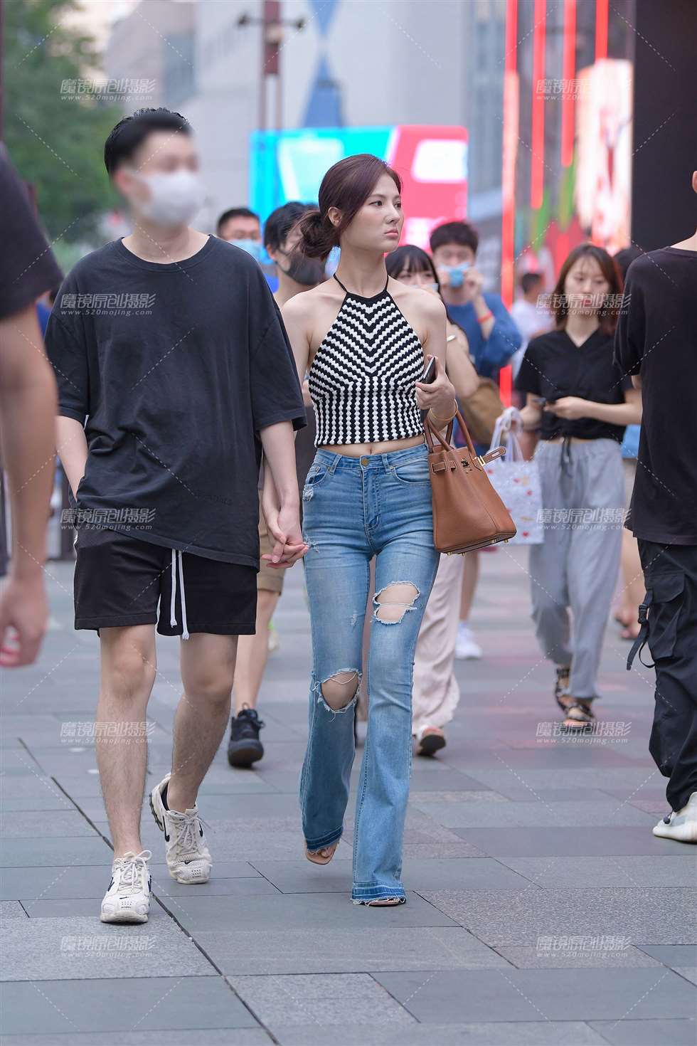 图片[1]-美背翘臀紧牛~-街拍流行馆