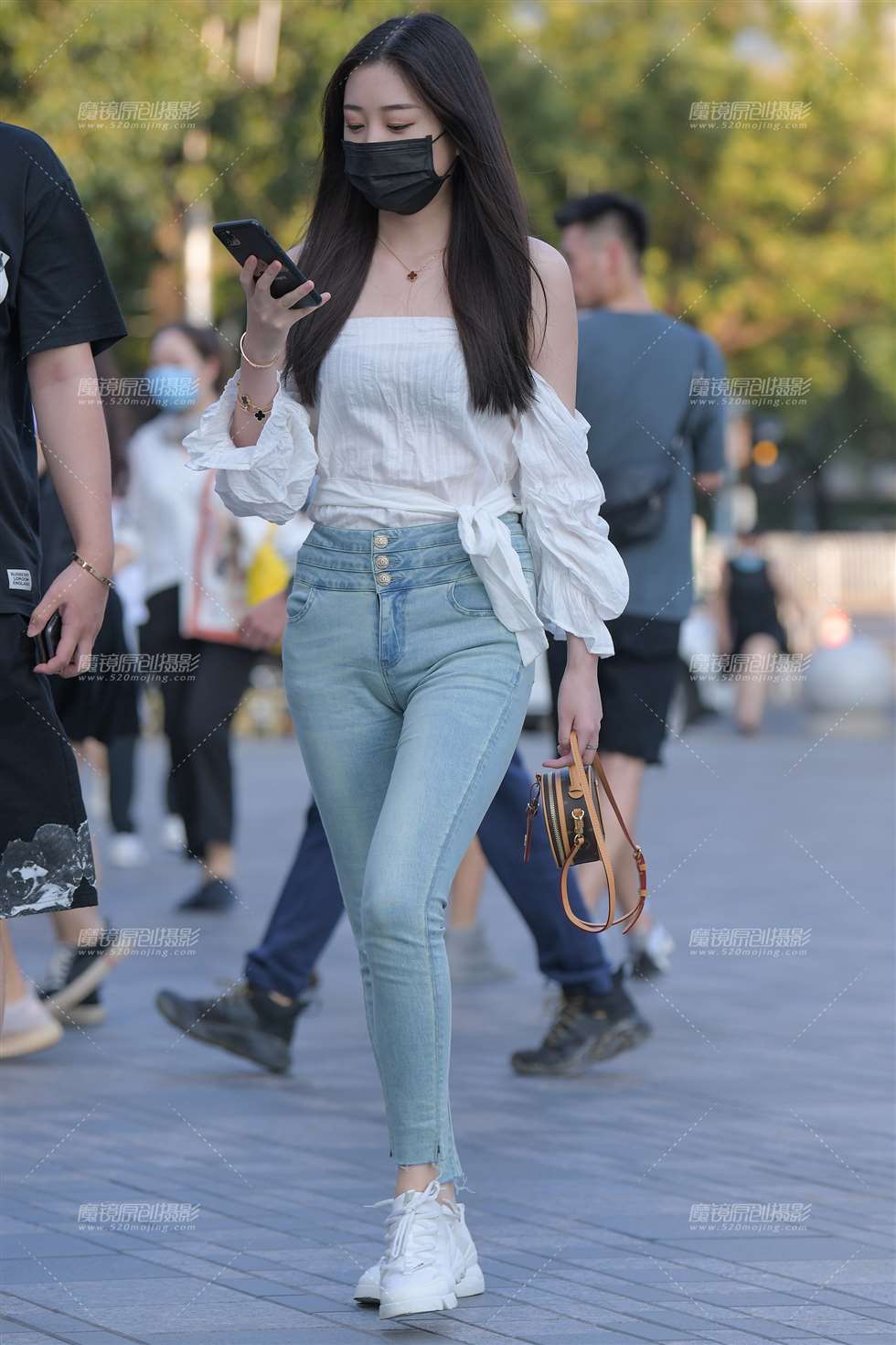 图片[1]-【红石赛帖】气质美女-街拍流行馆