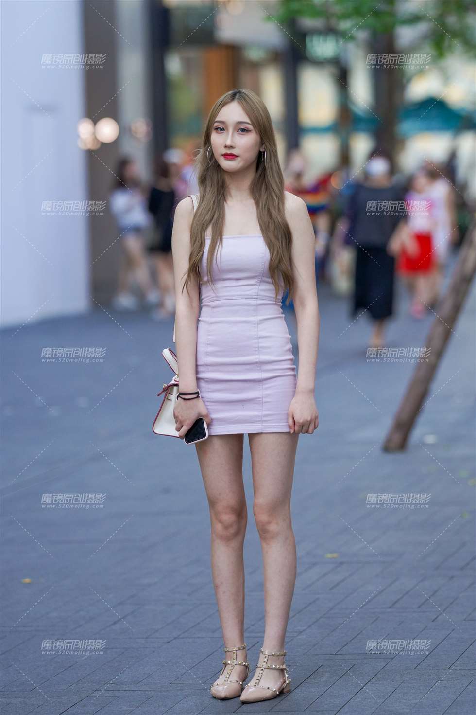 图片[1]-姣好的容颜身材-街拍流行馆