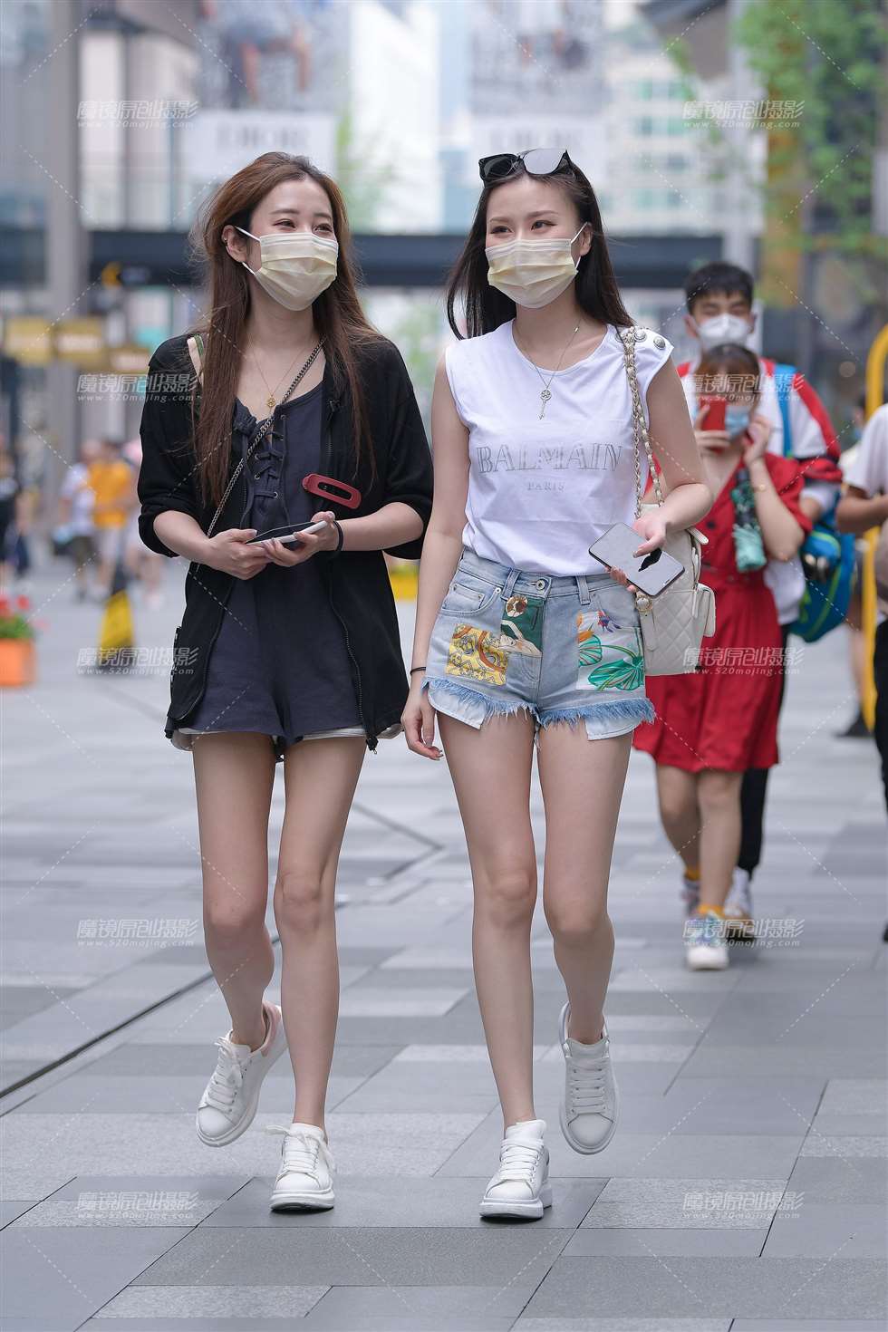 图片[1]-性感热裤美女-街拍流行馆