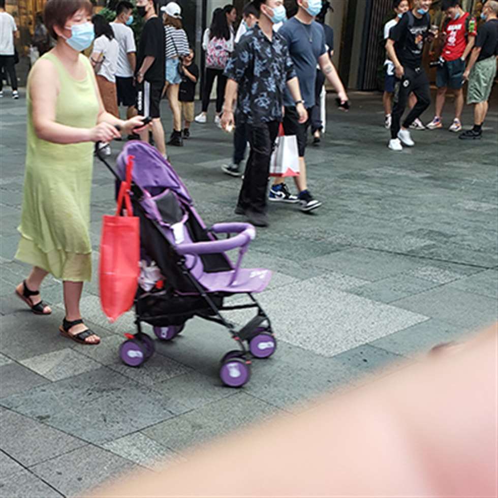 图片[3]-超短热裤-街拍流行馆
