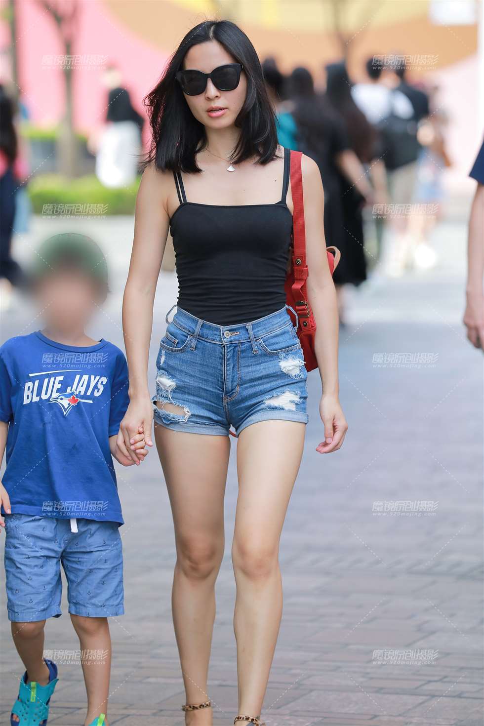 图片[5]-【玻璃街拍】热裤Y Y辣妈-街拍流行馆