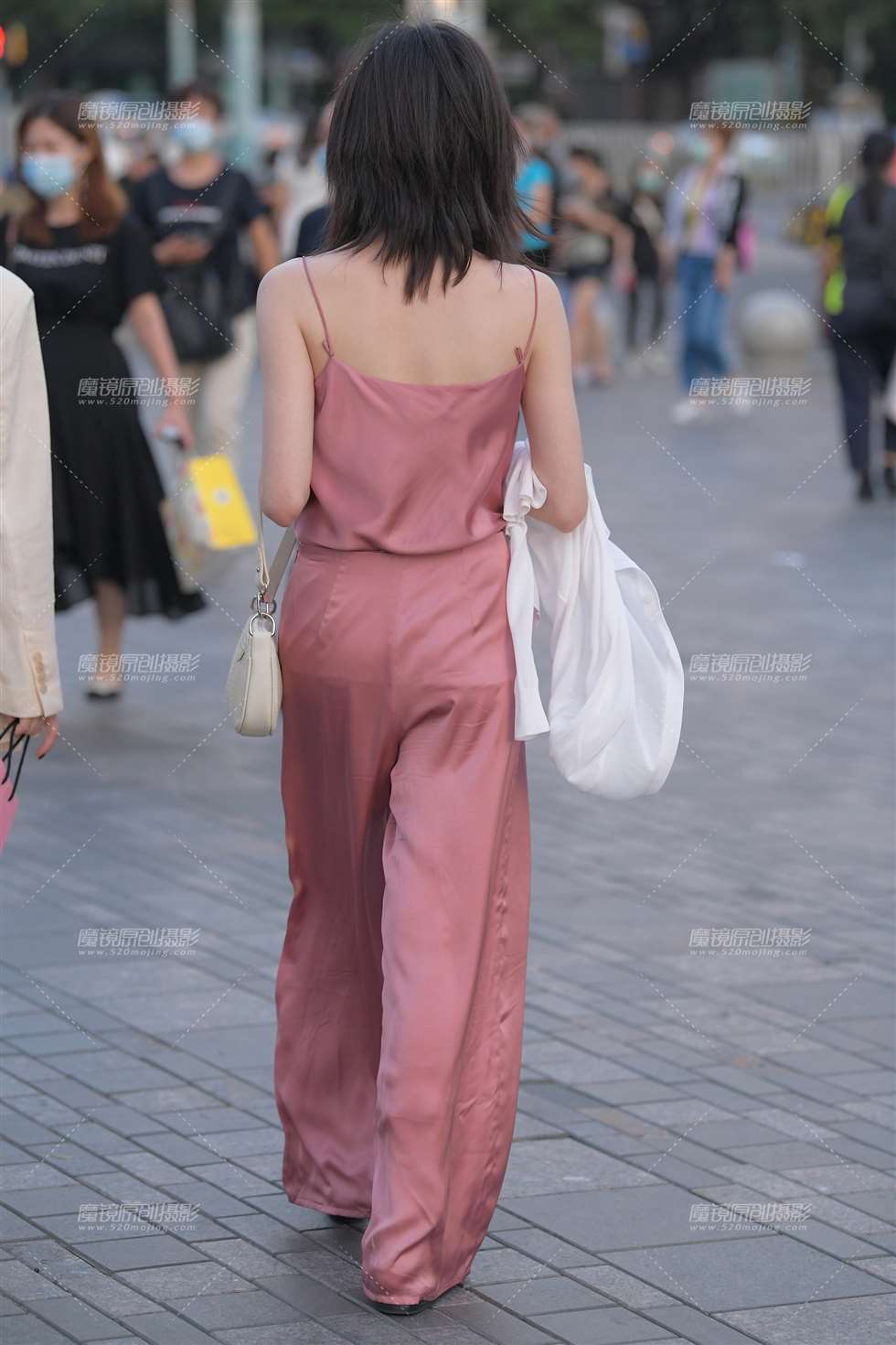 图片[2]-【红石赛帖】性感粉色裤美女-街拍流行馆