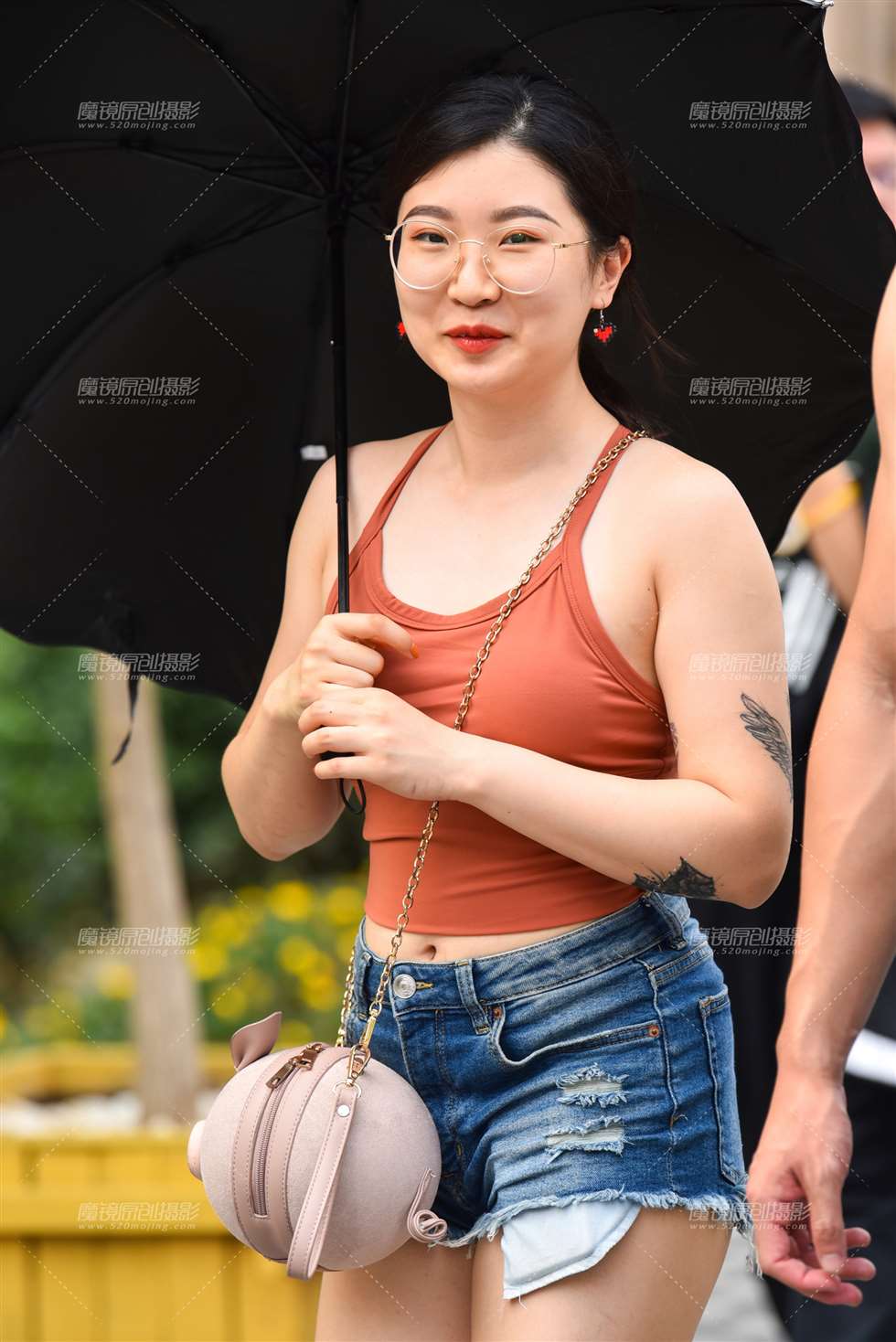 图片[4]-【赛德克赛帖】圆润热裤妹-街拍流行馆