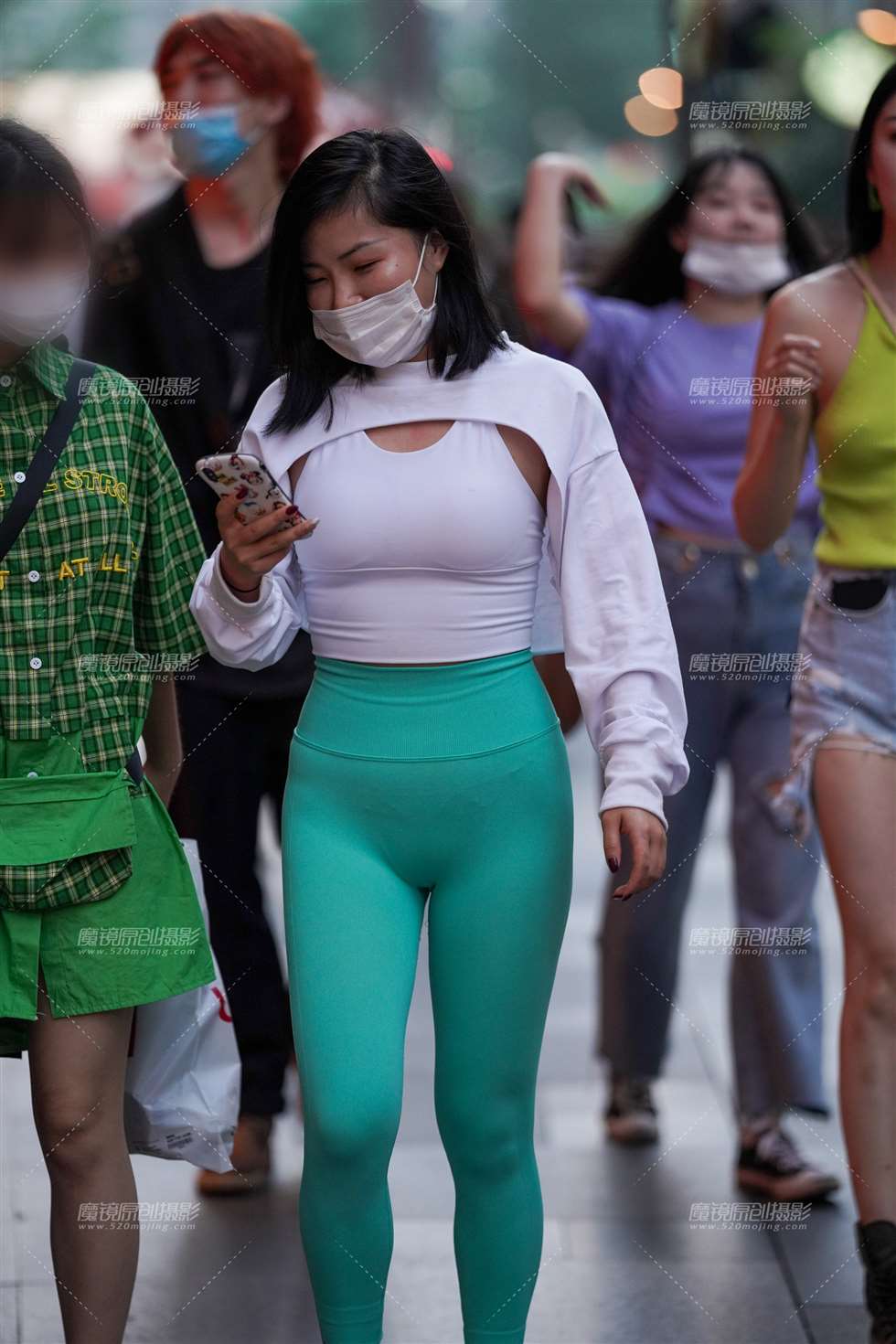 图片[1]-每次见她都穿瑜伽裤-街拍流行馆