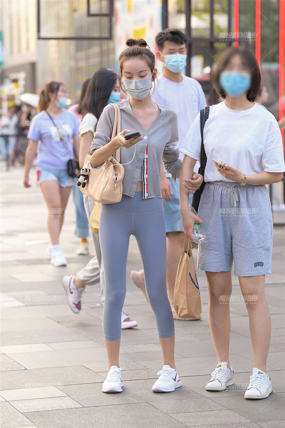 图片[1]-七分紧身裤-街拍流行馆
