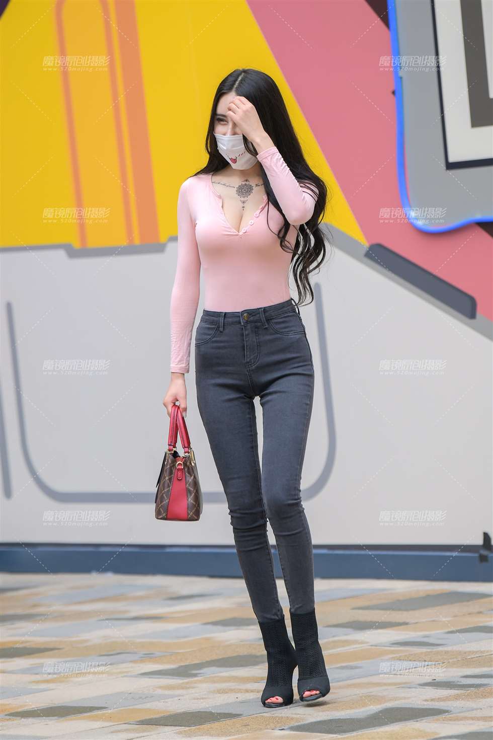 图片[1]-【街拍之魂赛帖】长腿紧牛小妹-街拍流行馆