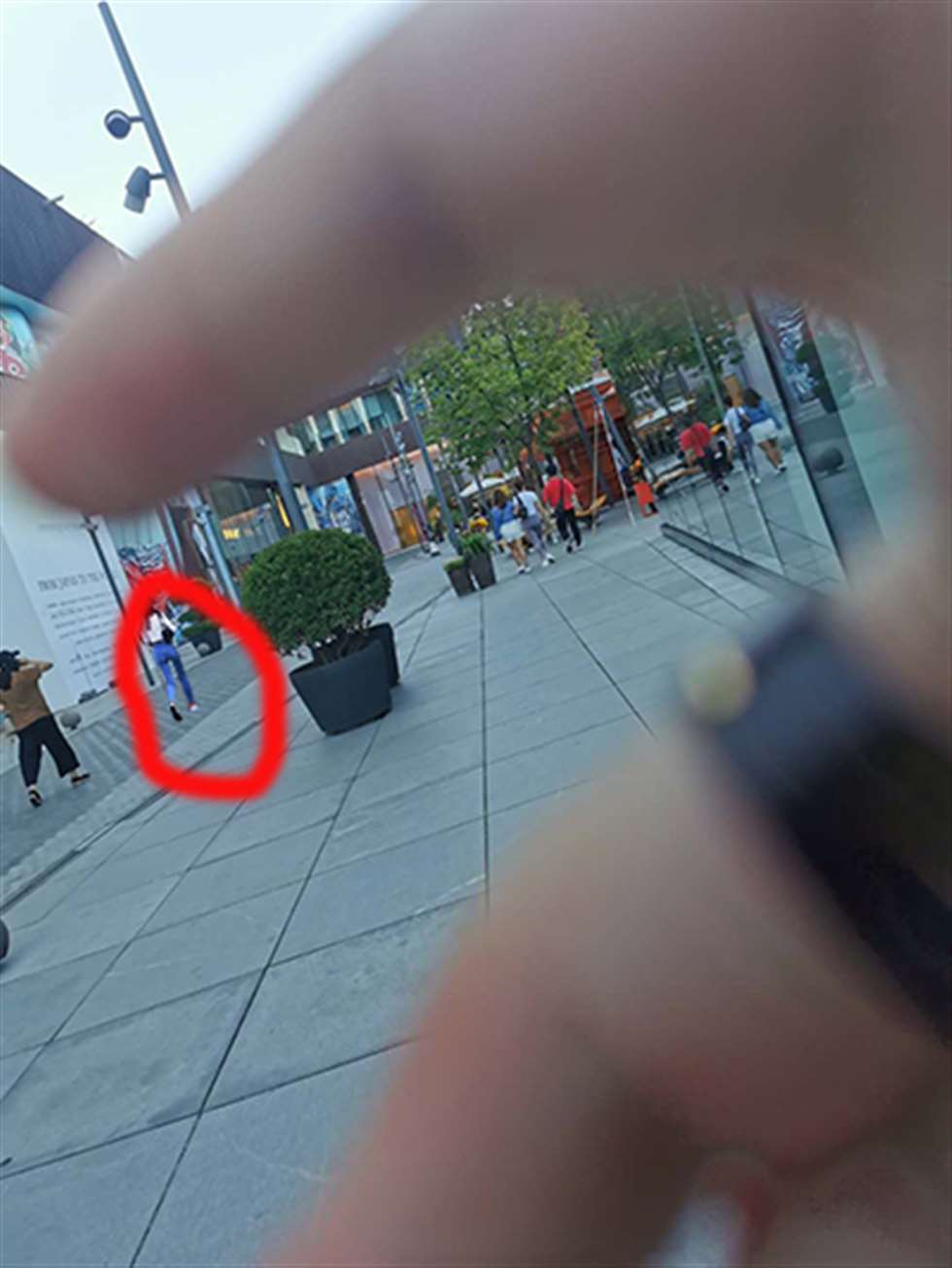 图片[3]-【街拍之魂赛帖】蓝色紧牛MM-街拍流行馆