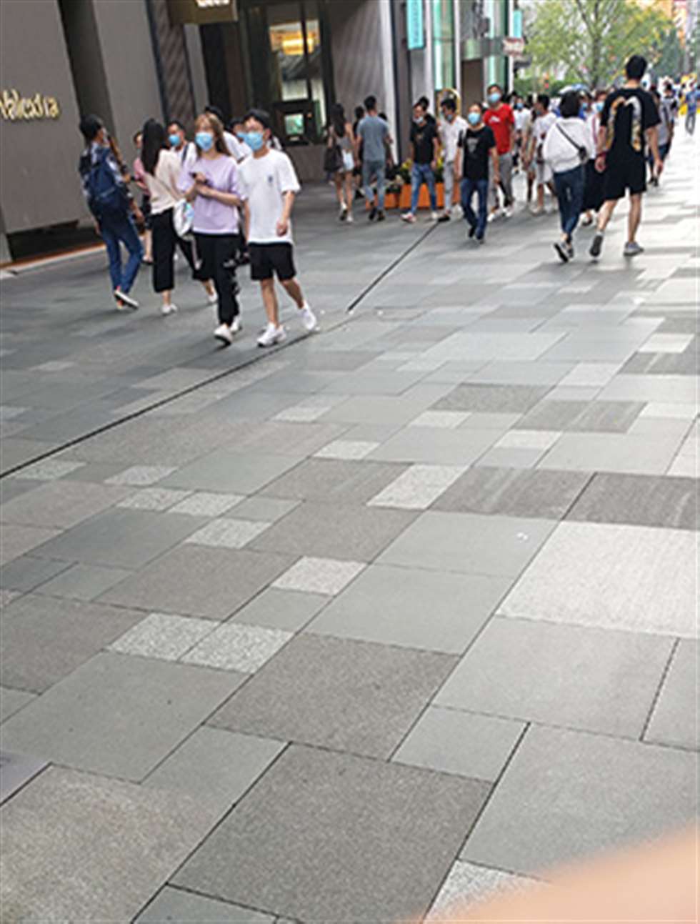 图片[3]-长腿热裤-街拍流行馆