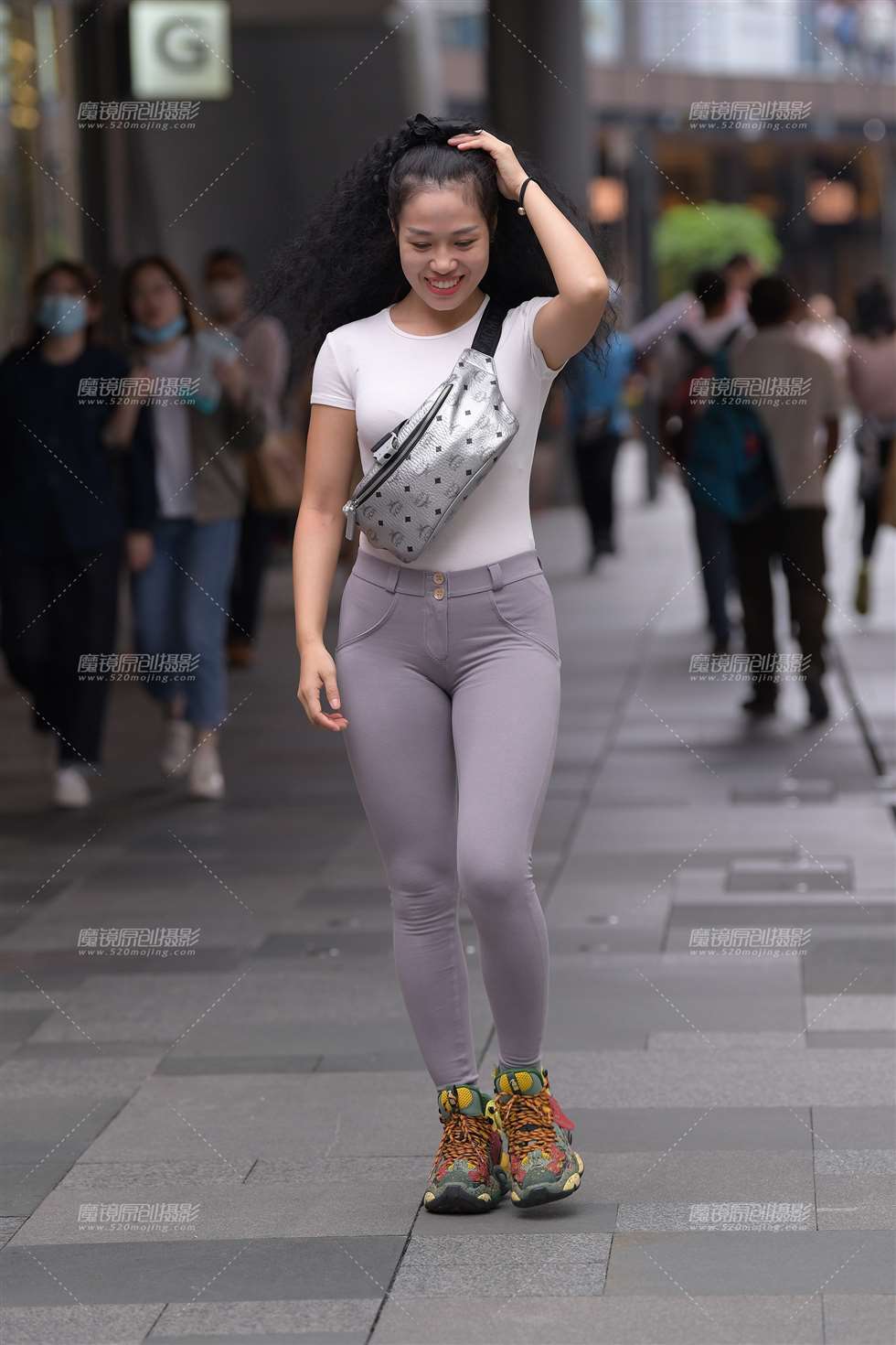 图片[1]-蜜桃裤-街拍流行馆