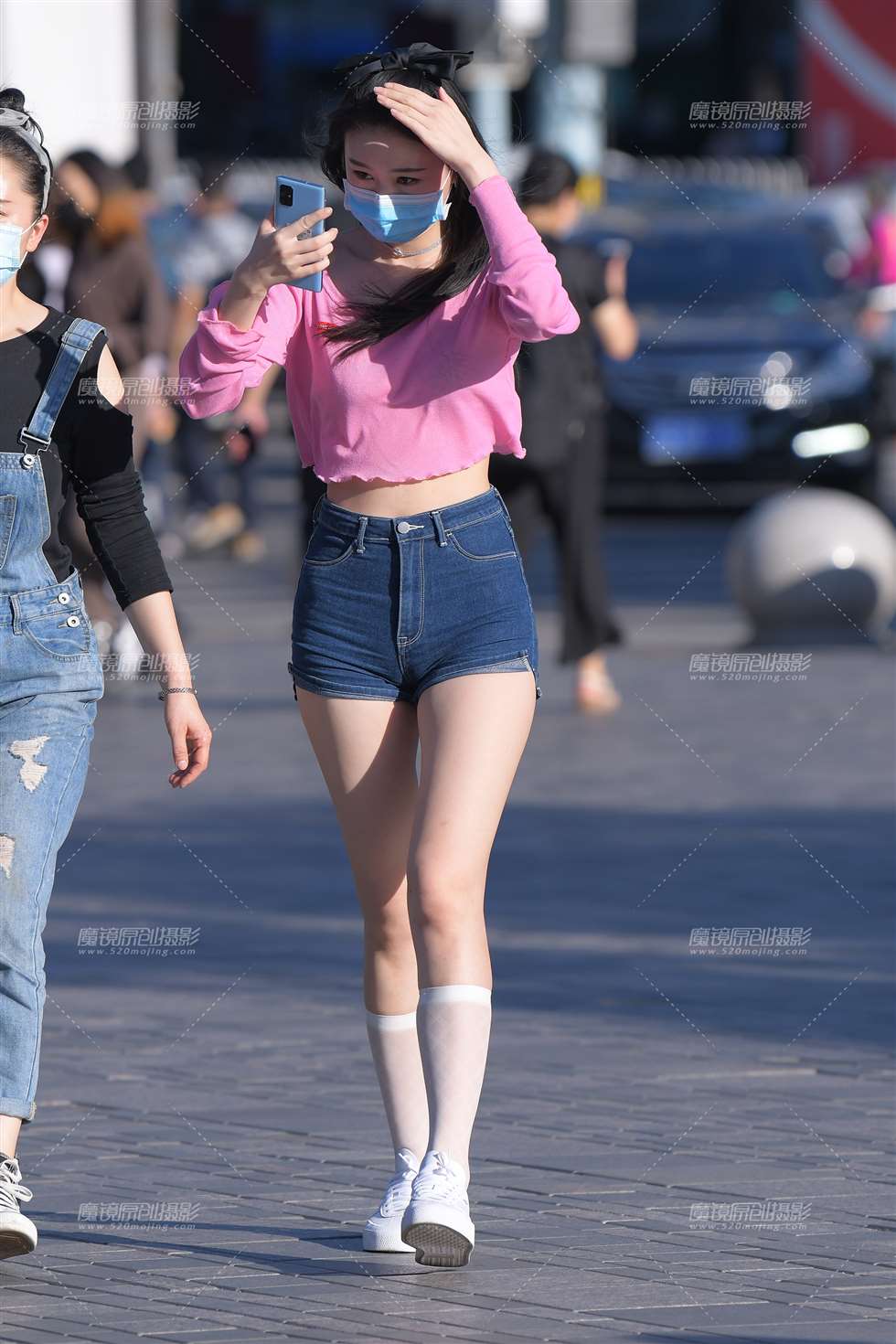 图片[1]-【红石赛帖】热裤美女-街拍流行馆