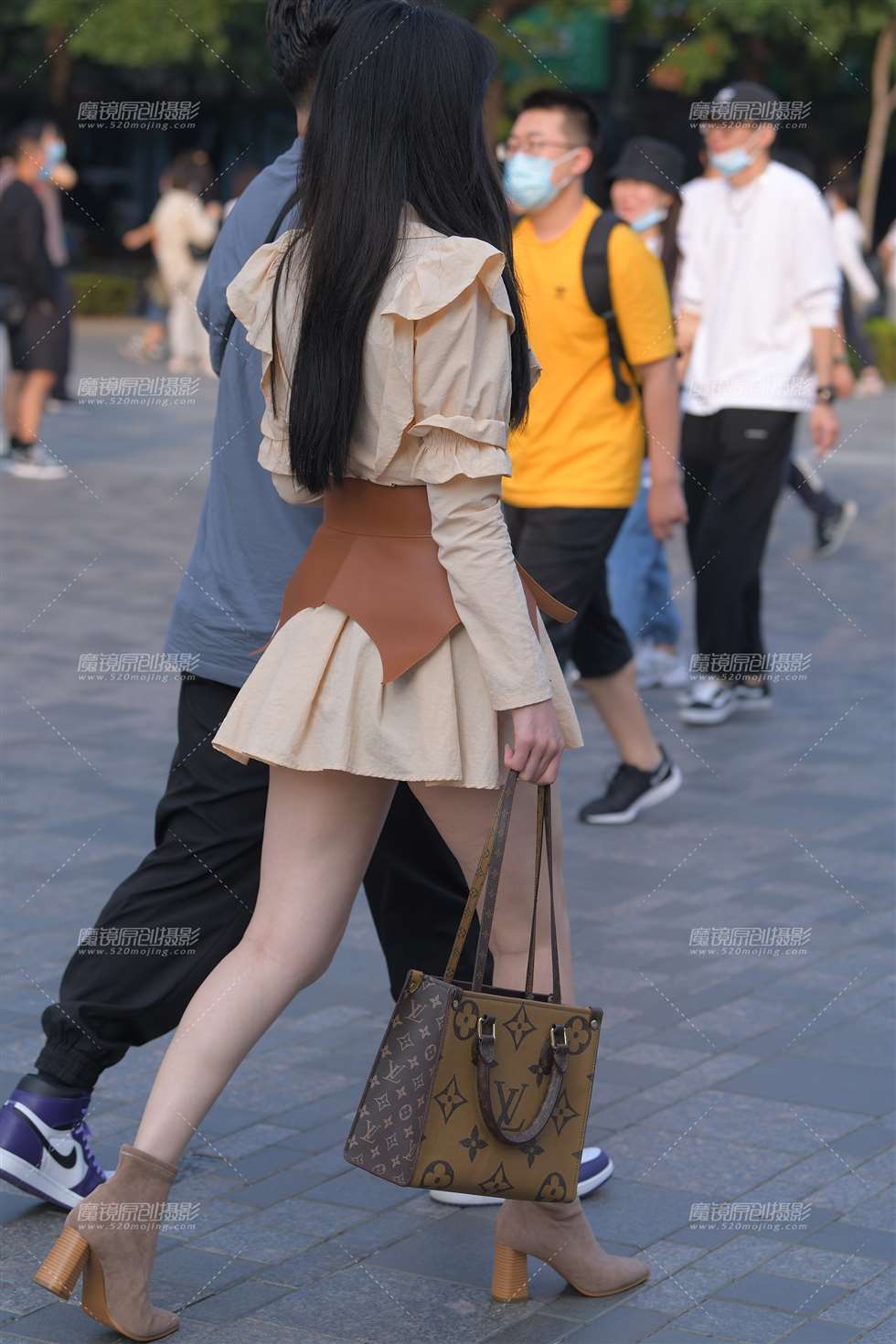 图片[2]-【红石赛贴】黄裙美女-街拍流行馆