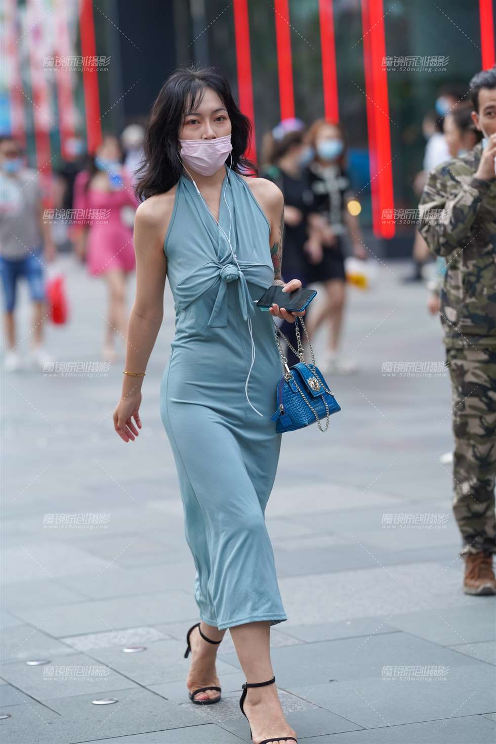 图片[1]-迷人曲线-街拍流行馆