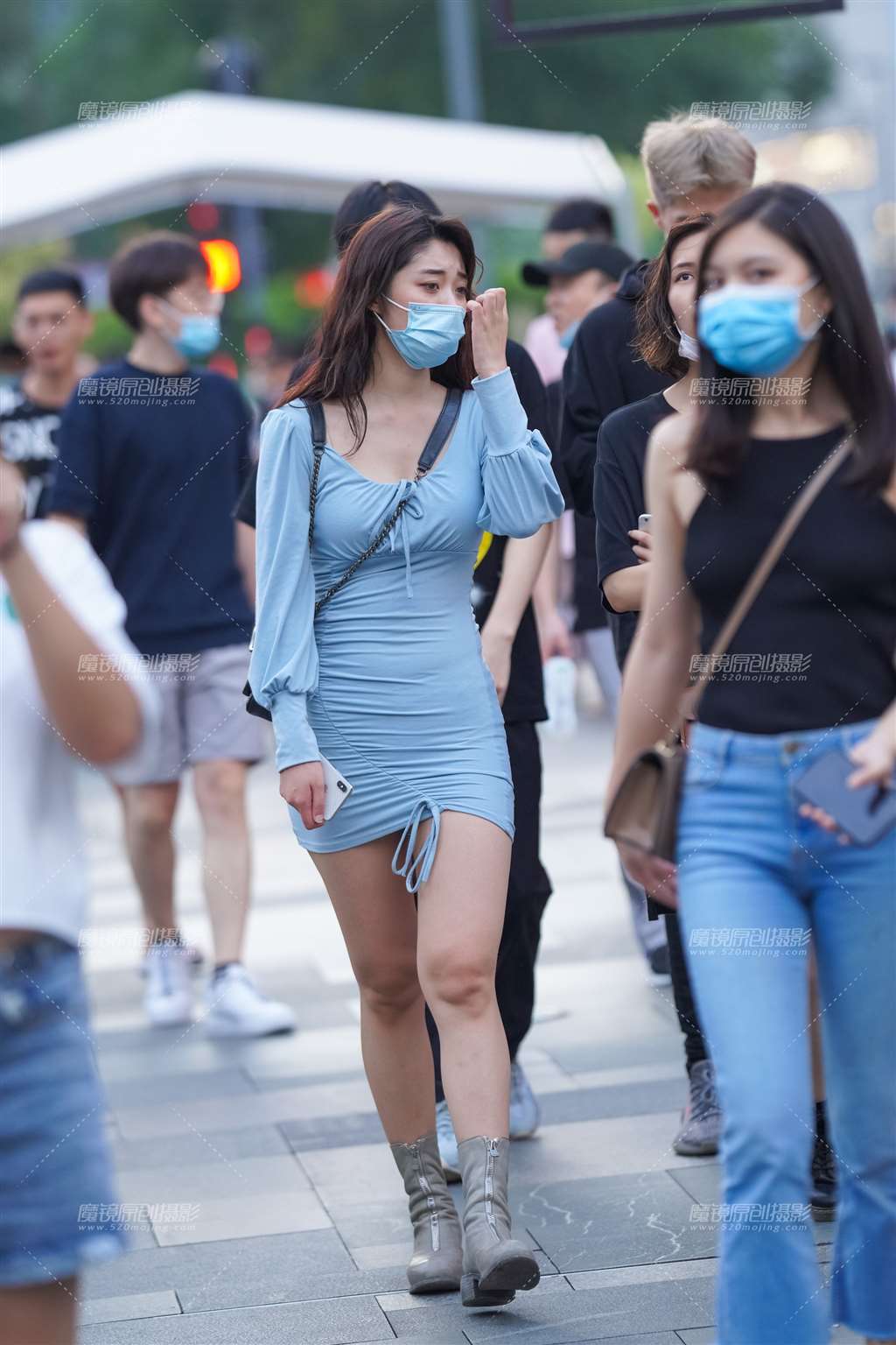 图片[4]-蓝裙美眉-街拍流行馆