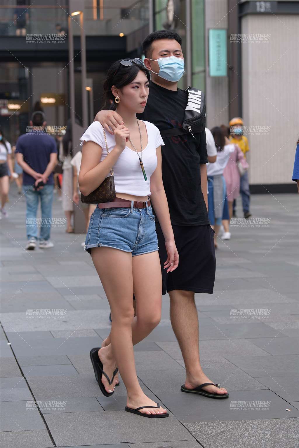 图片[1]-热裤肉腿~-街拍流行馆