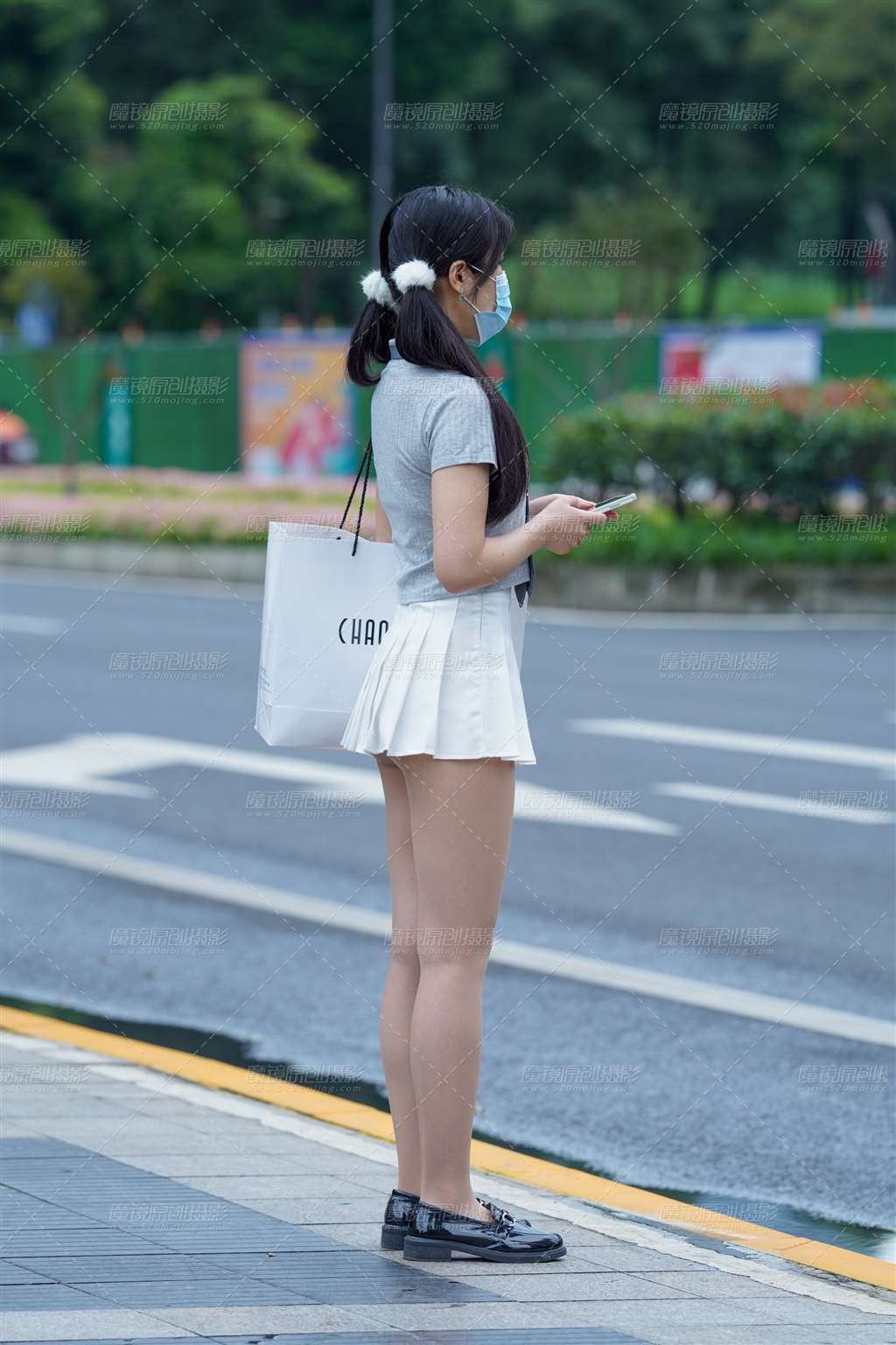 图片[2]-【加菲mao街拍作品】心事-街拍流行馆