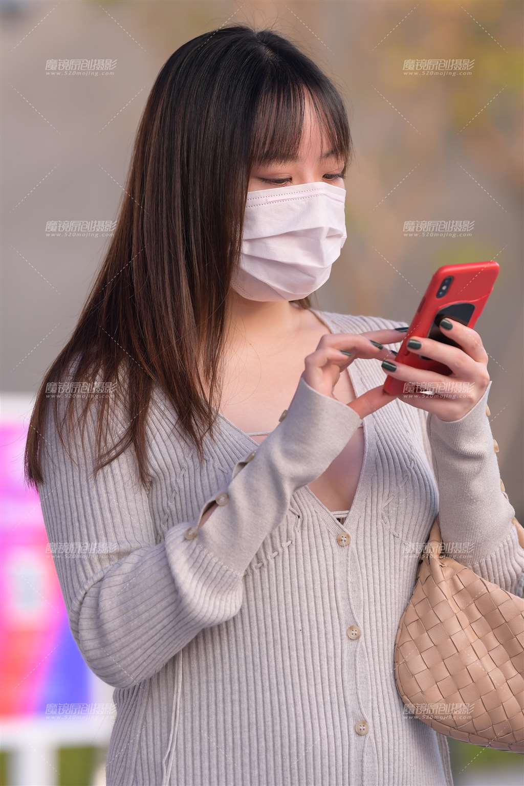 图片[1]-她这肌肤真嫩白~又性感-街拍流行馆