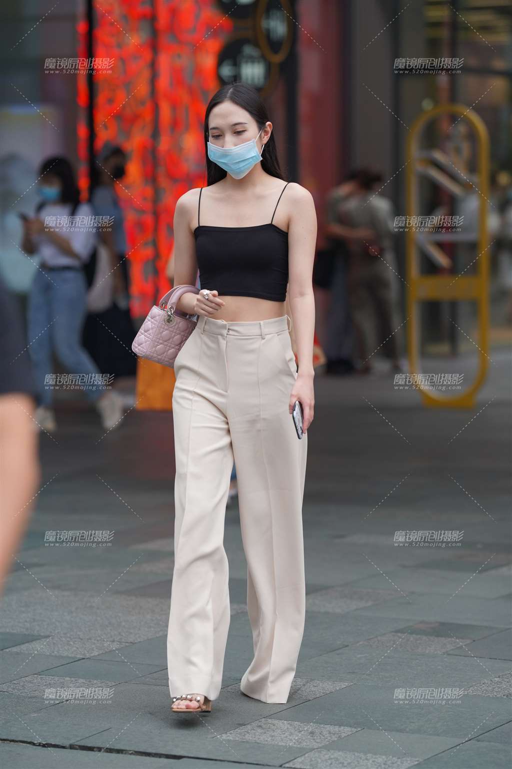 图片[1]-简单又优雅-街拍流行馆
