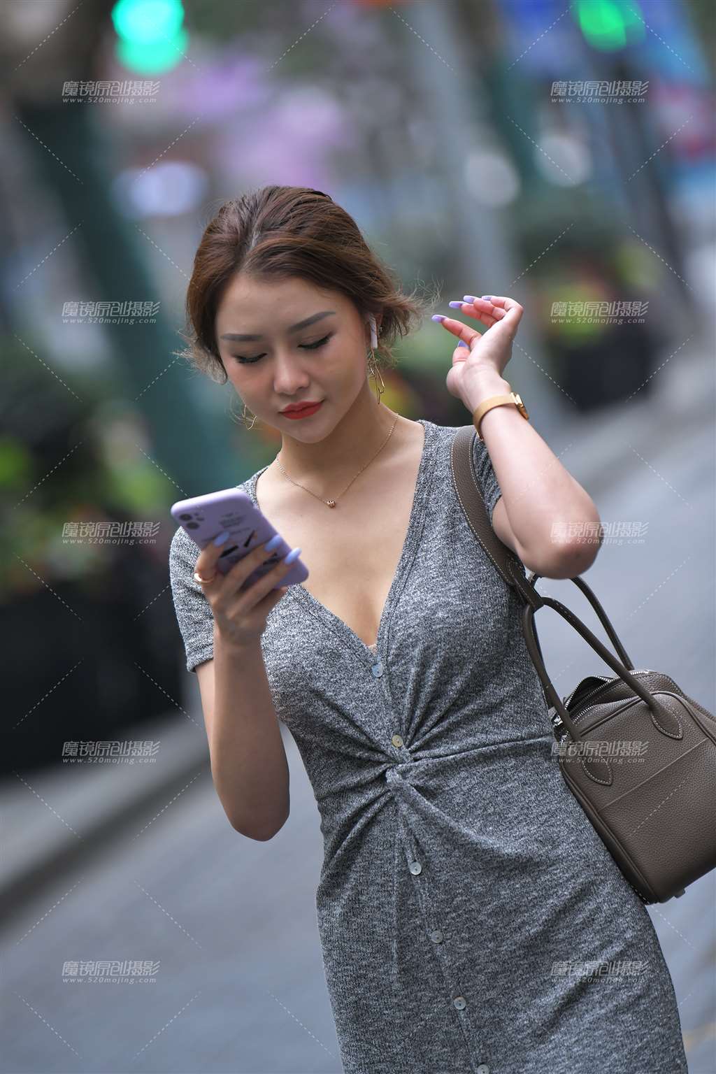 图片[1]-迎面走来-街拍流行馆