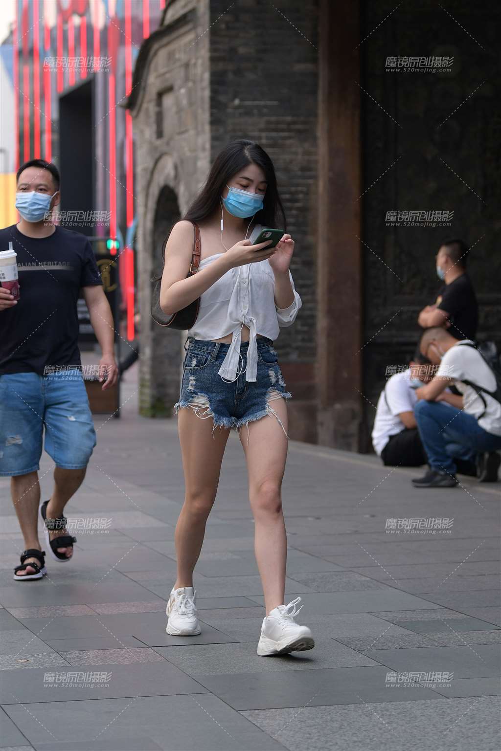 图片[4]-热裤美眉-街拍流行馆