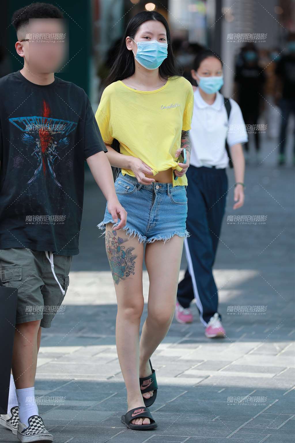 图片[1]-牛仔热裤Y Y女友-街拍流行馆