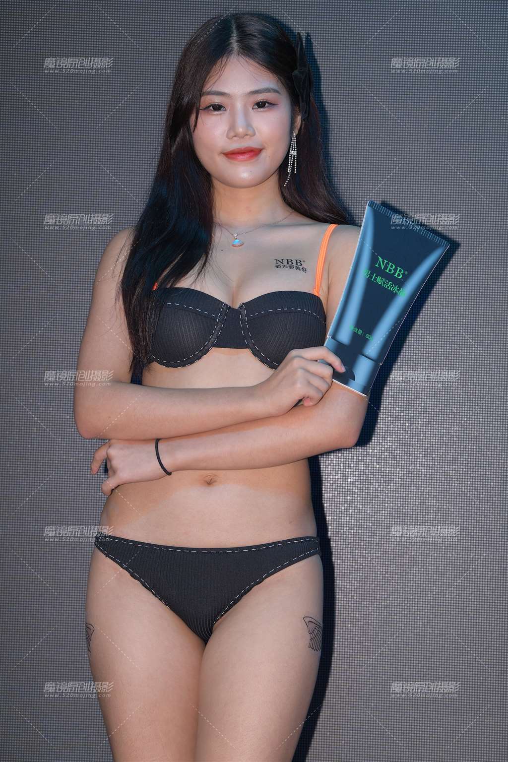 图片[3]-这年纪小姐姐，臀形真完美~-街拍流行馆