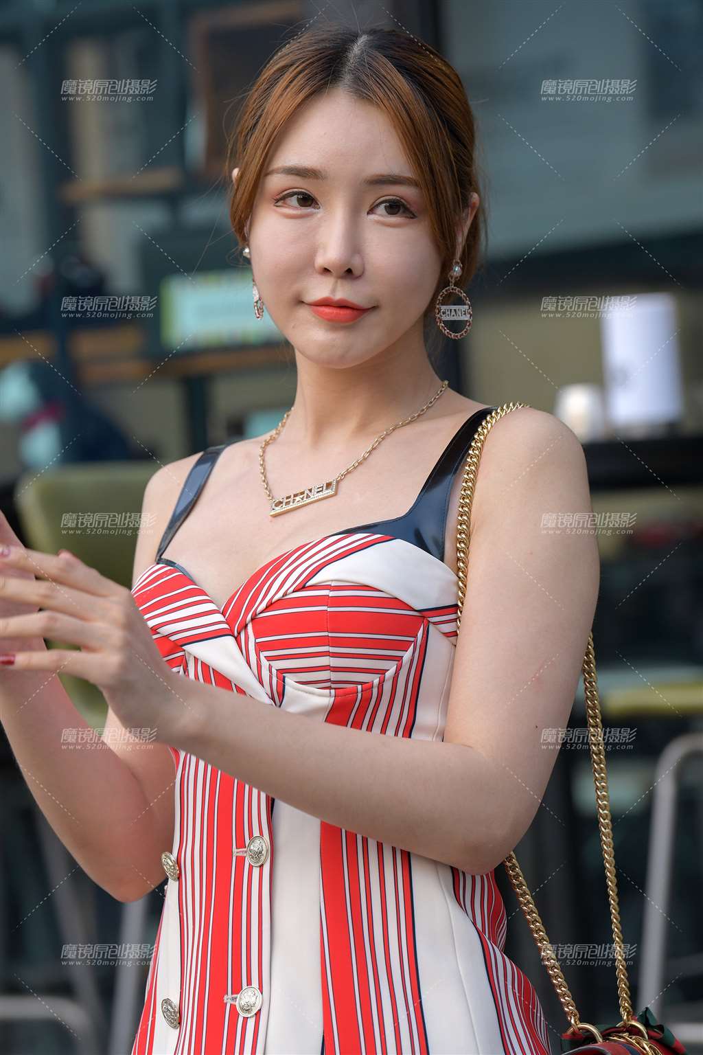 图片[2]-笑起来很甜的美女-街拍流行馆
