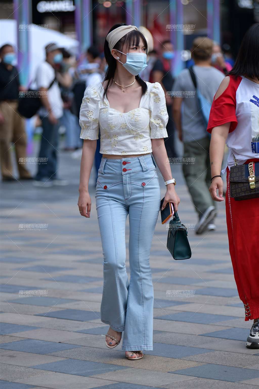 图片[3]-第1803篇牛仔阔腿裤美女-街拍流行馆