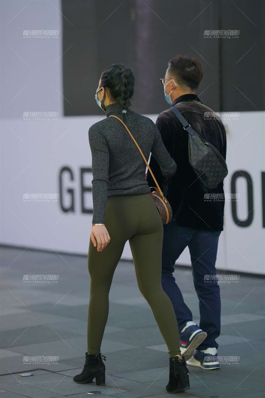 图片[2]-小阿姐这身材 啧啧-街拍流行馆