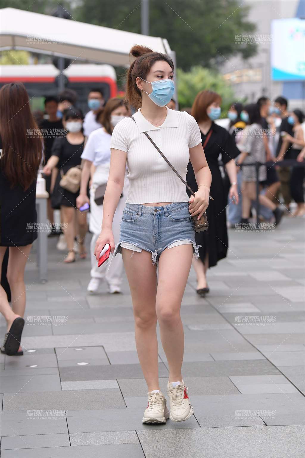 图片[4]-天生爱拍热裤美女~-街拍流行馆