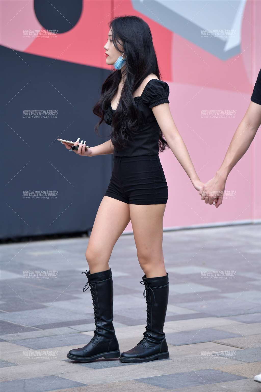 图片[5]-第1810篇紧致热裤美女-街拍流行馆