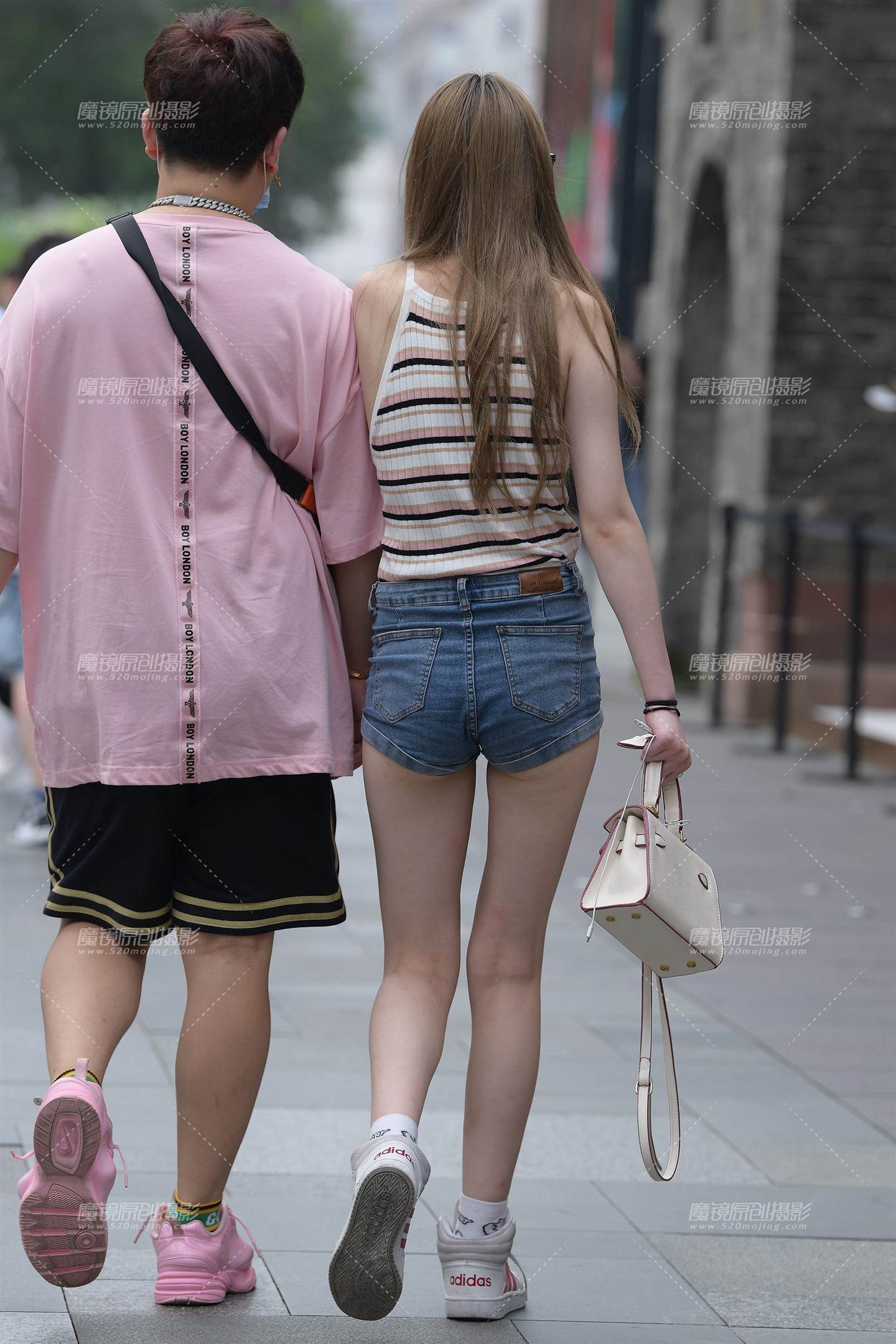 图片[4]-紧致热裤，美腿女友-街拍流行馆