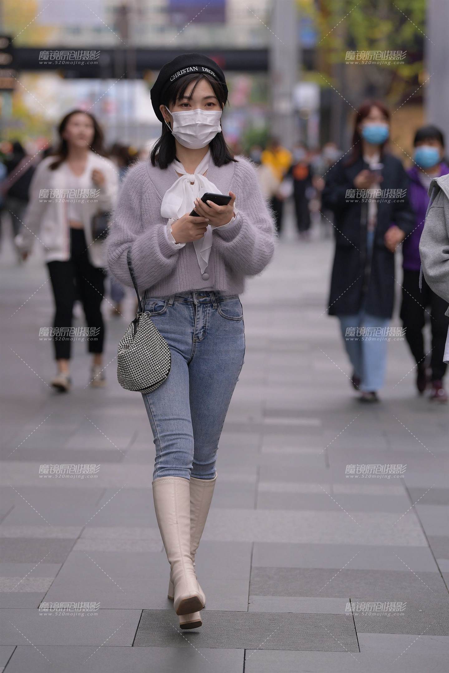 图片[4]-紧牛的清秀小姐姐-街拍流行馆