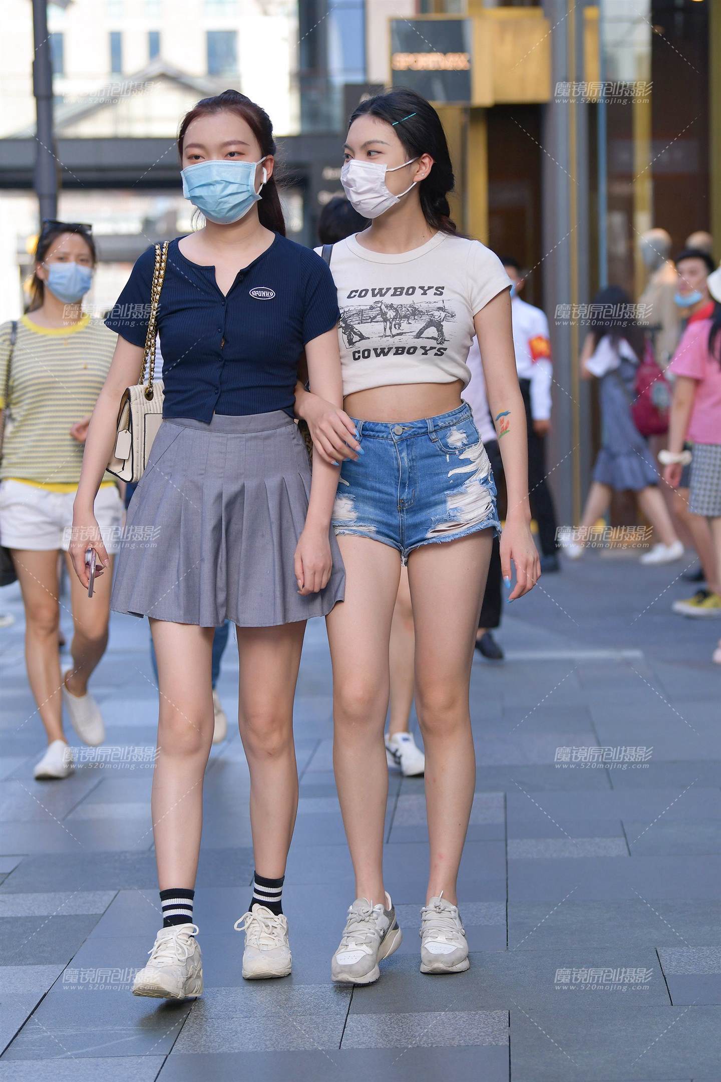 图片[1]-青春的气息，性感女孩-街拍流行馆