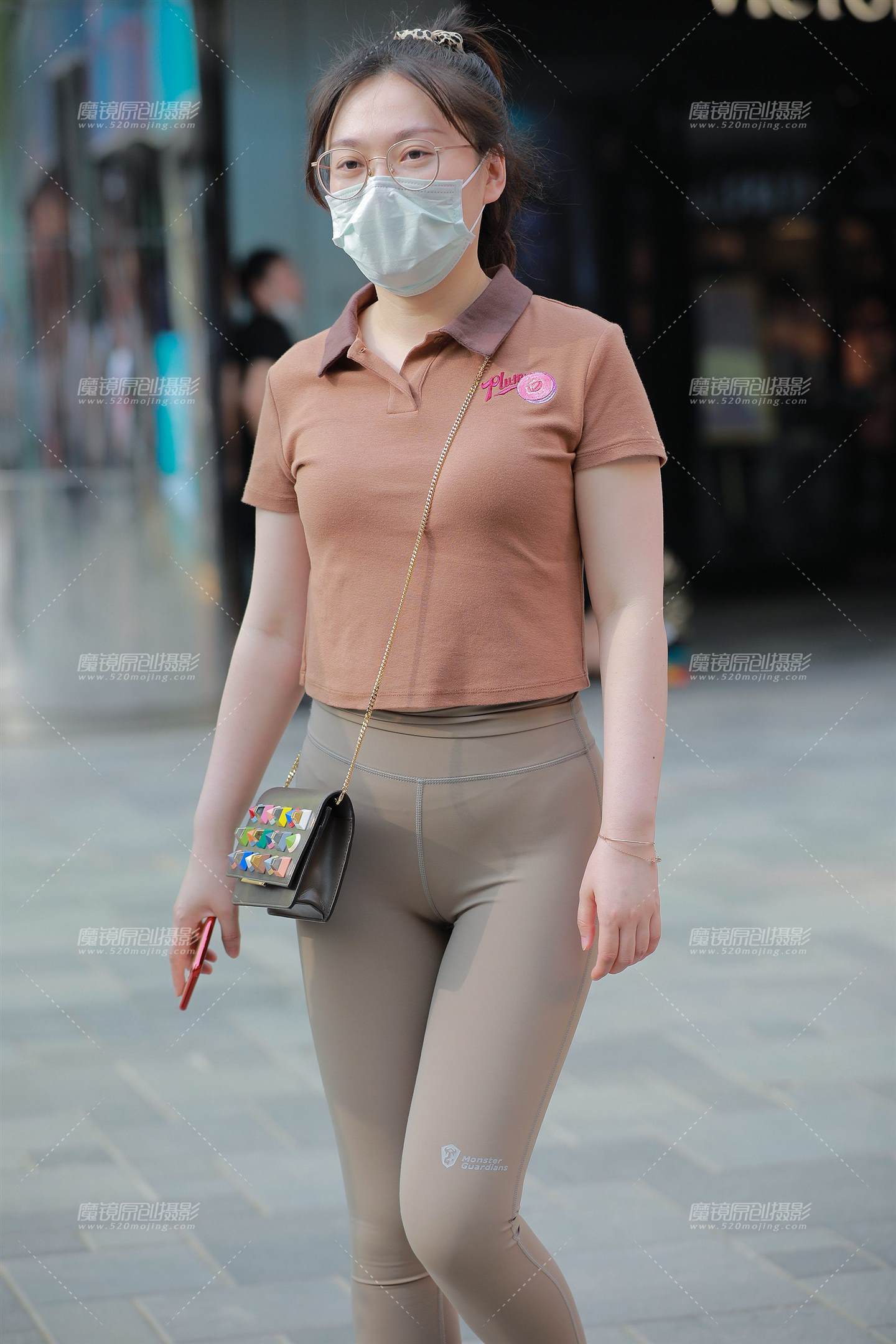 图片[1]-性感瑜伽裤女友-街拍流行馆