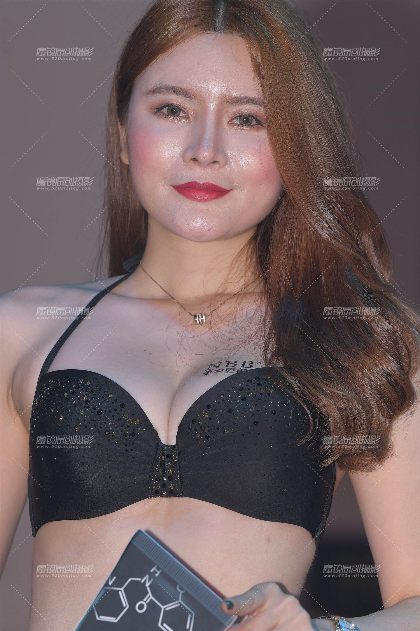图片[1]-2020性文化-性感黑色比基尼女模-街拍流行馆