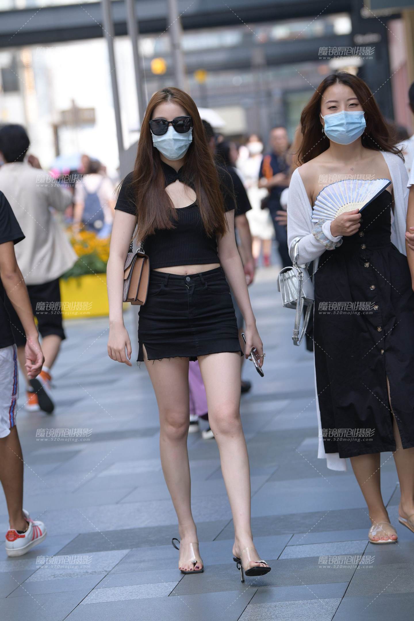 图片[3]-美腿口罩小姐姐-街拍流行馆