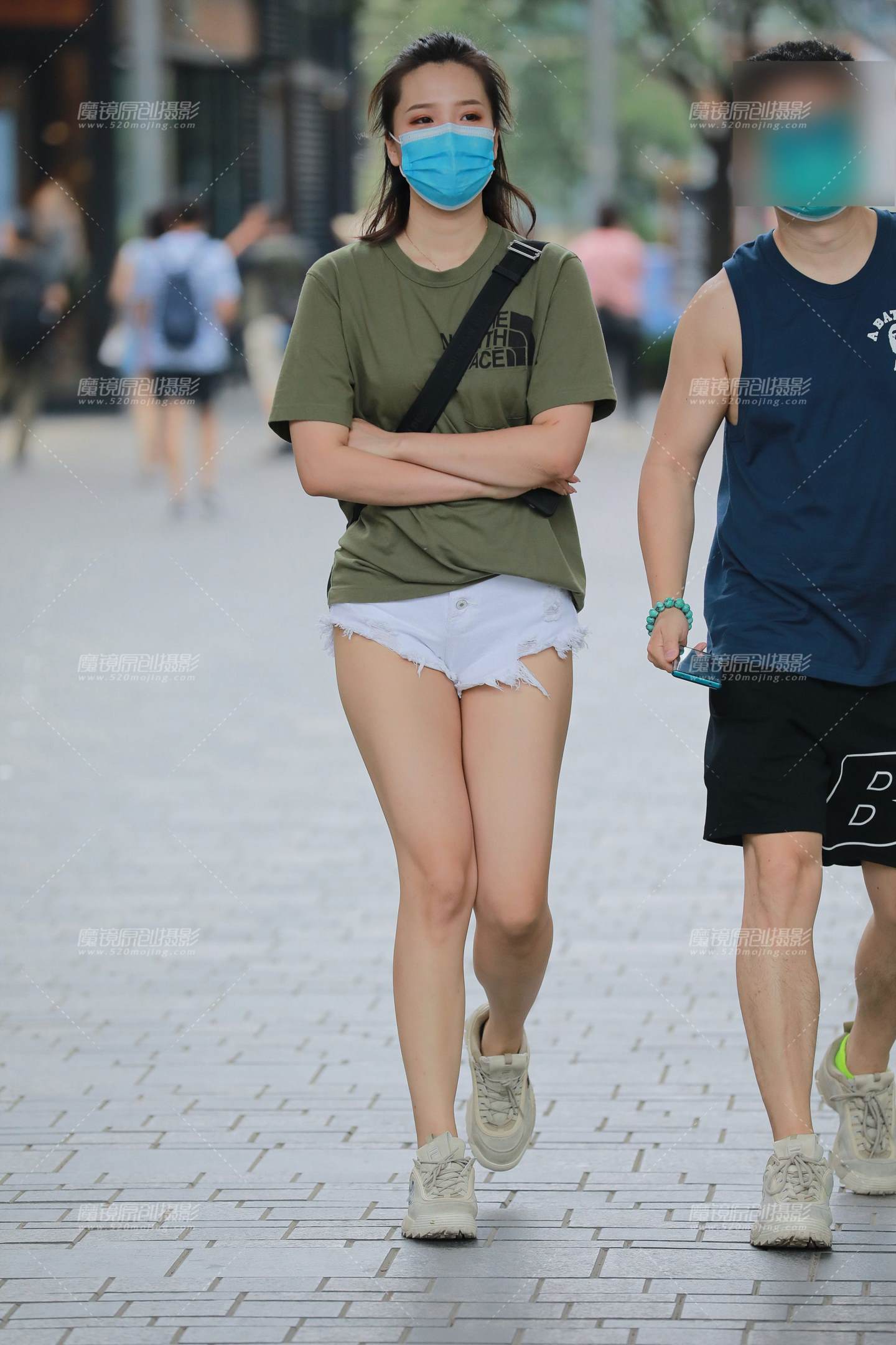图片[4]-白色热裤Y Y女友-街拍流行馆