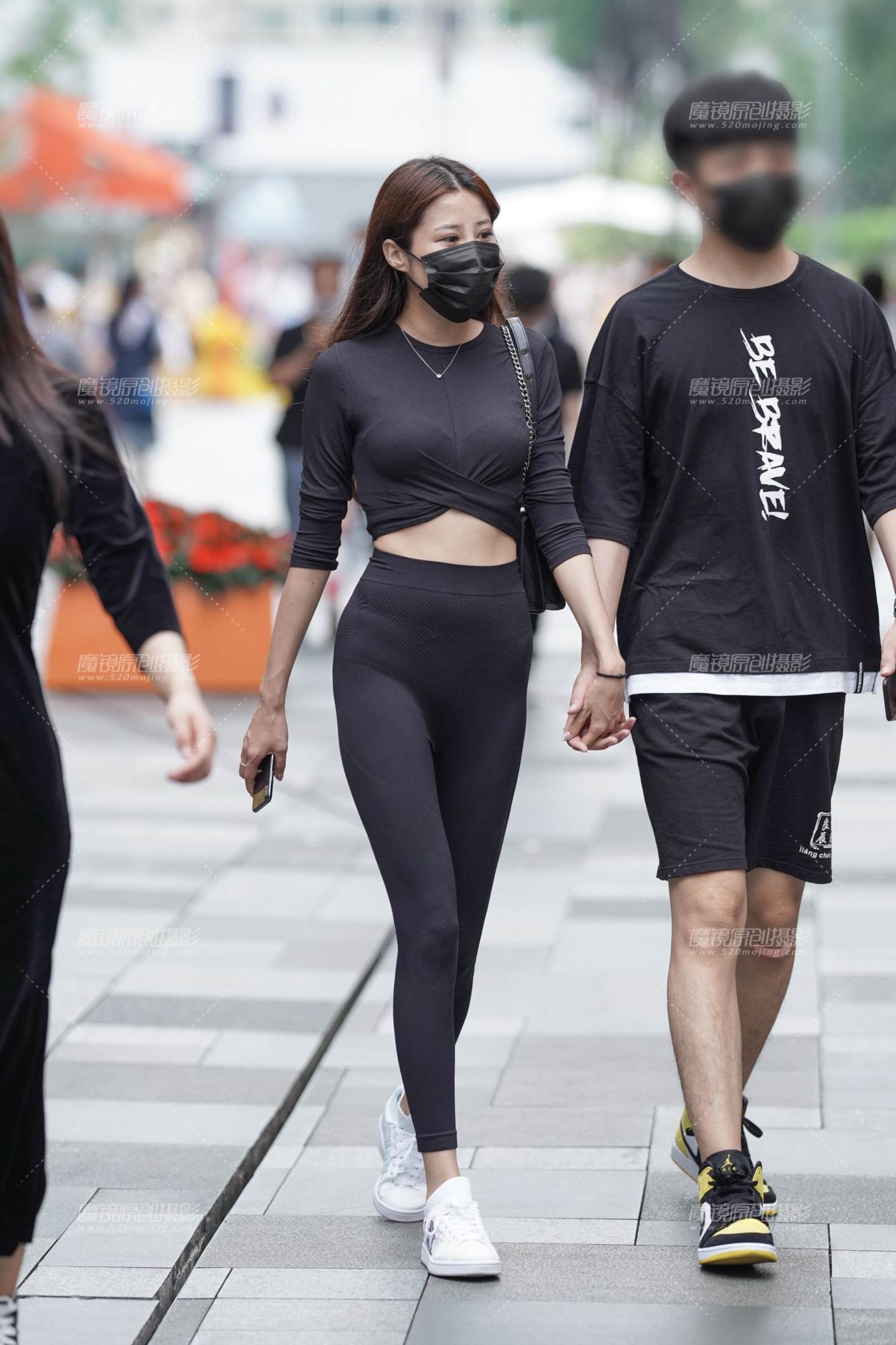 图片[1]-苗条女友-街拍流行馆