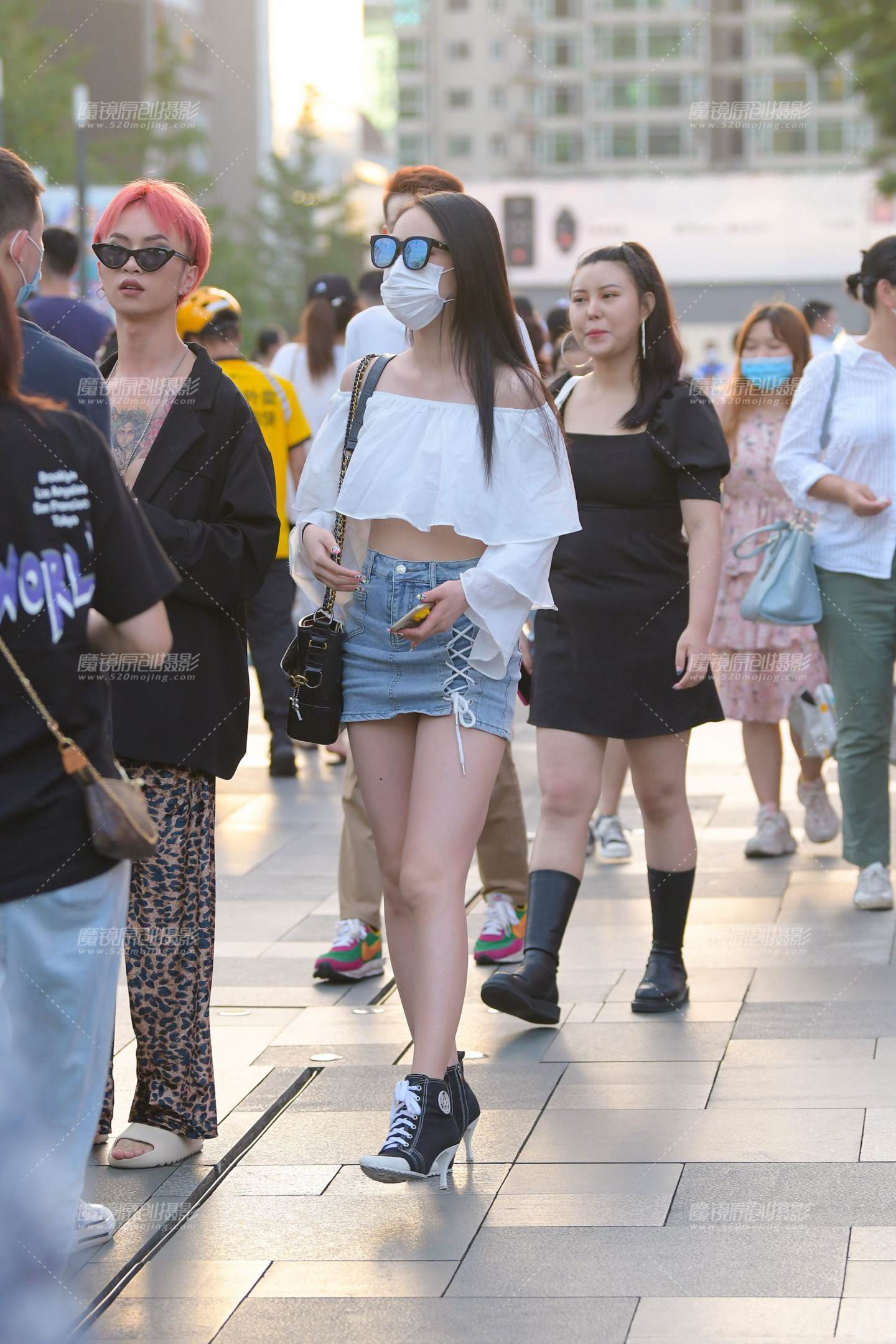 图片[3]-性感美腿的小姐姐-街拍流行馆