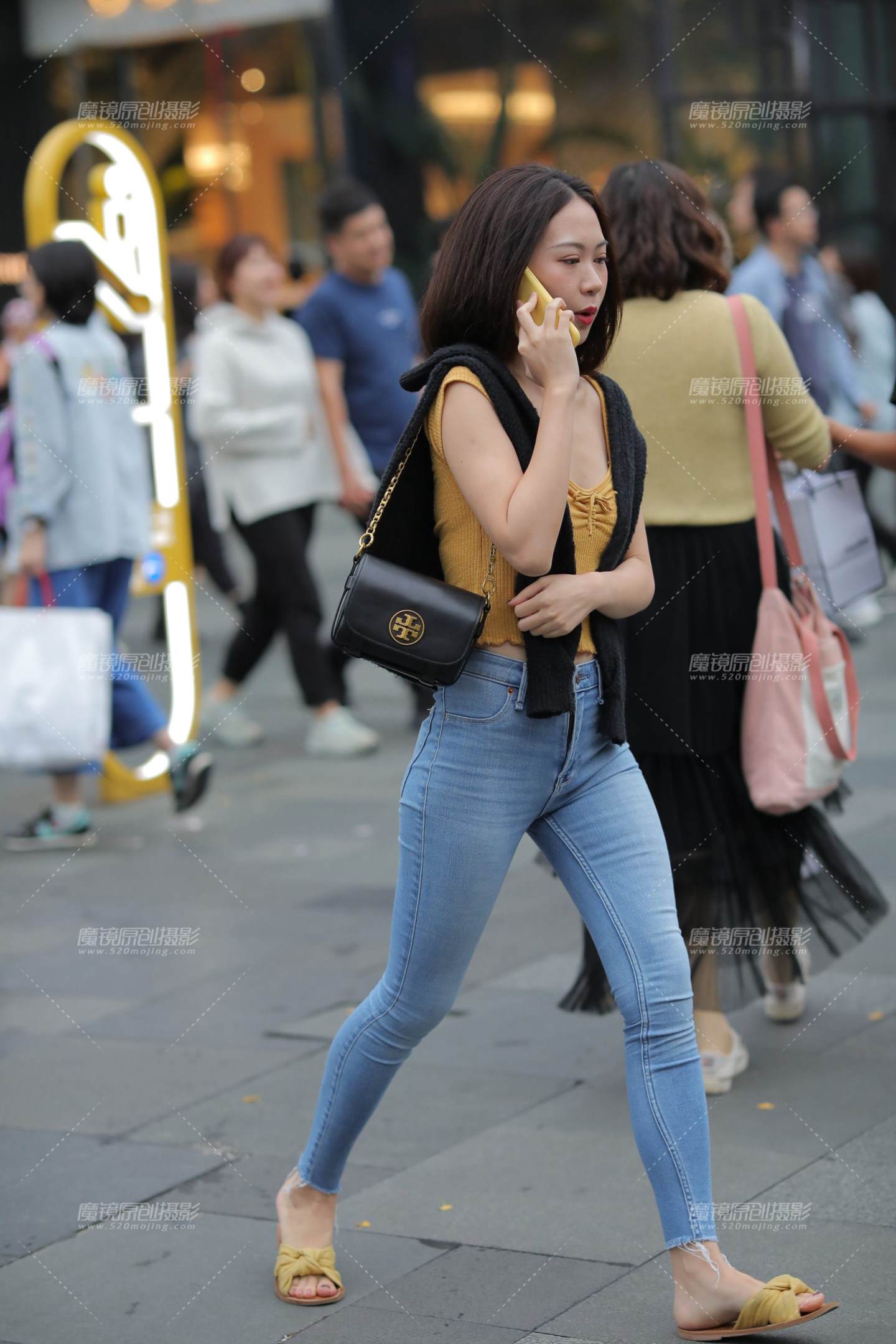 图片[1]-紧身牛仔裤-街拍流行馆