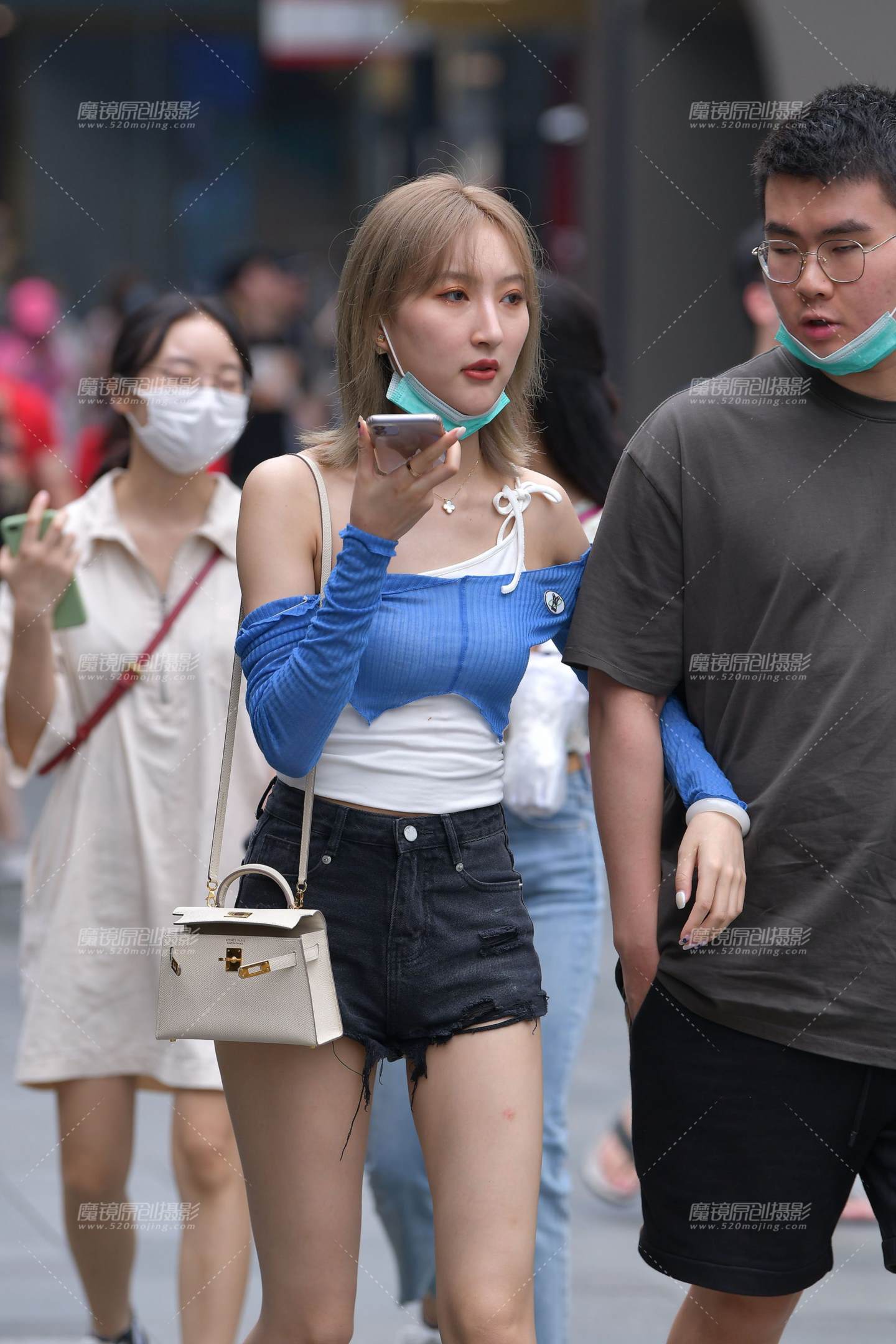 图片[1]-黑色热裤YY 女友-街拍流行馆