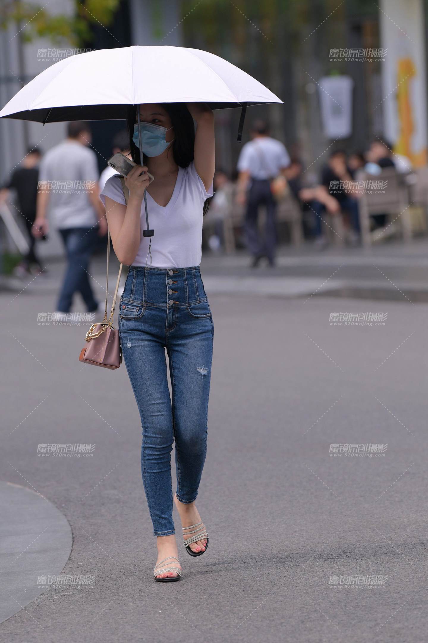 图片[5]-拿太阳伞的紧牛~-街拍流行馆