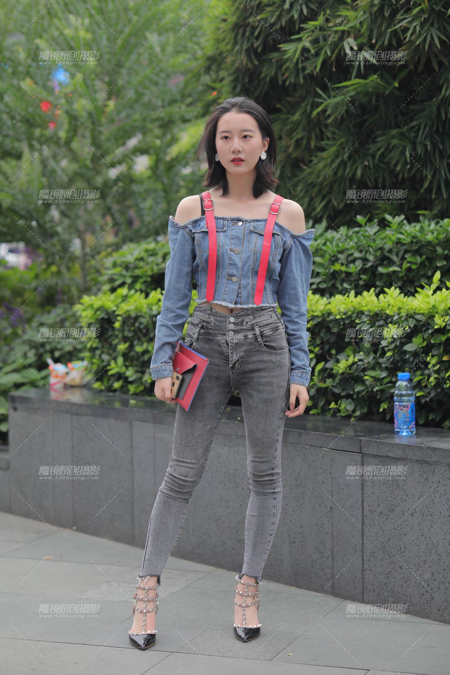 图片[1]-漂亮的牛仔女孩-街拍流行馆