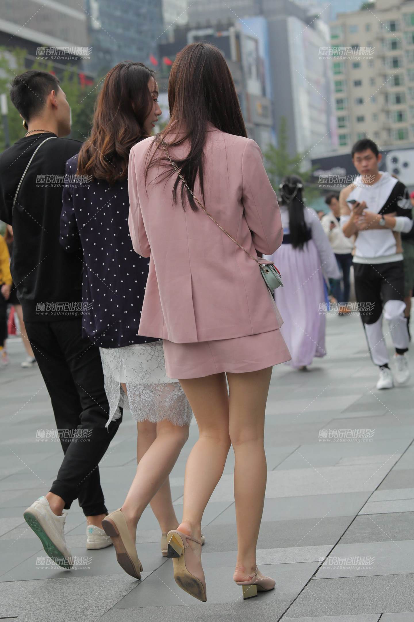 图片[2]-制服美眉-街拍流行馆