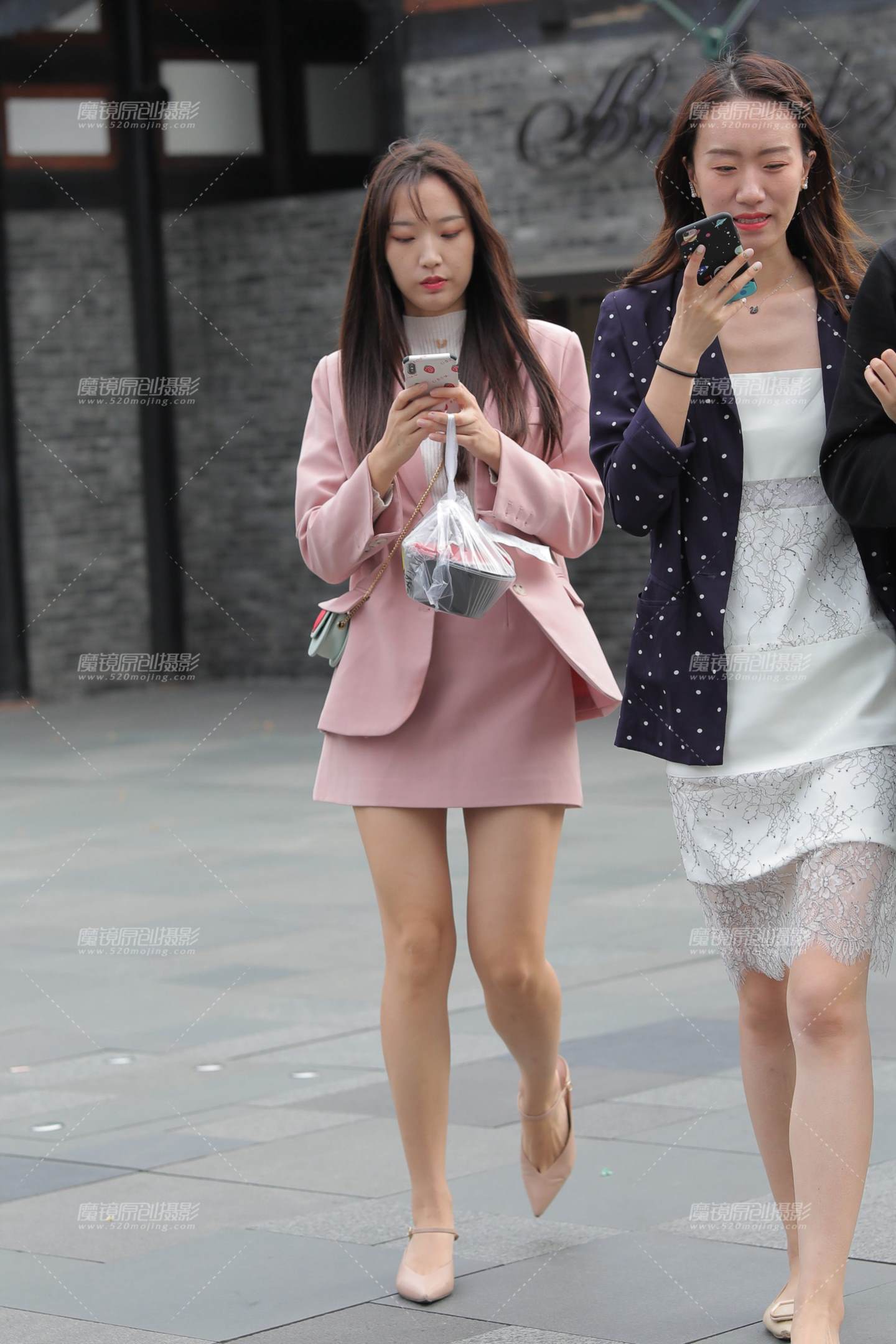 图片[3]-制服美眉-街拍流行馆