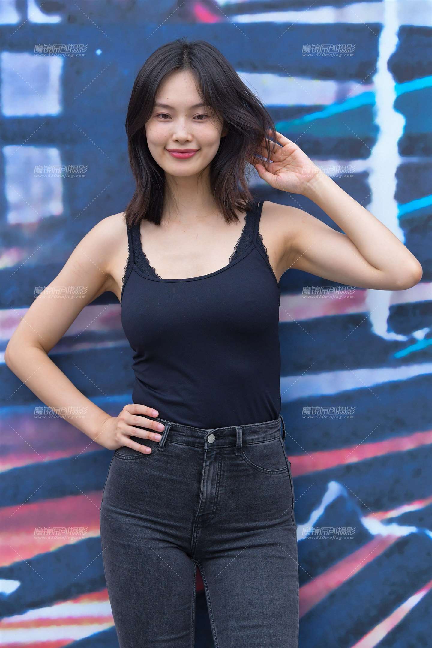图片[1]-仔裤美眉-街拍流行馆