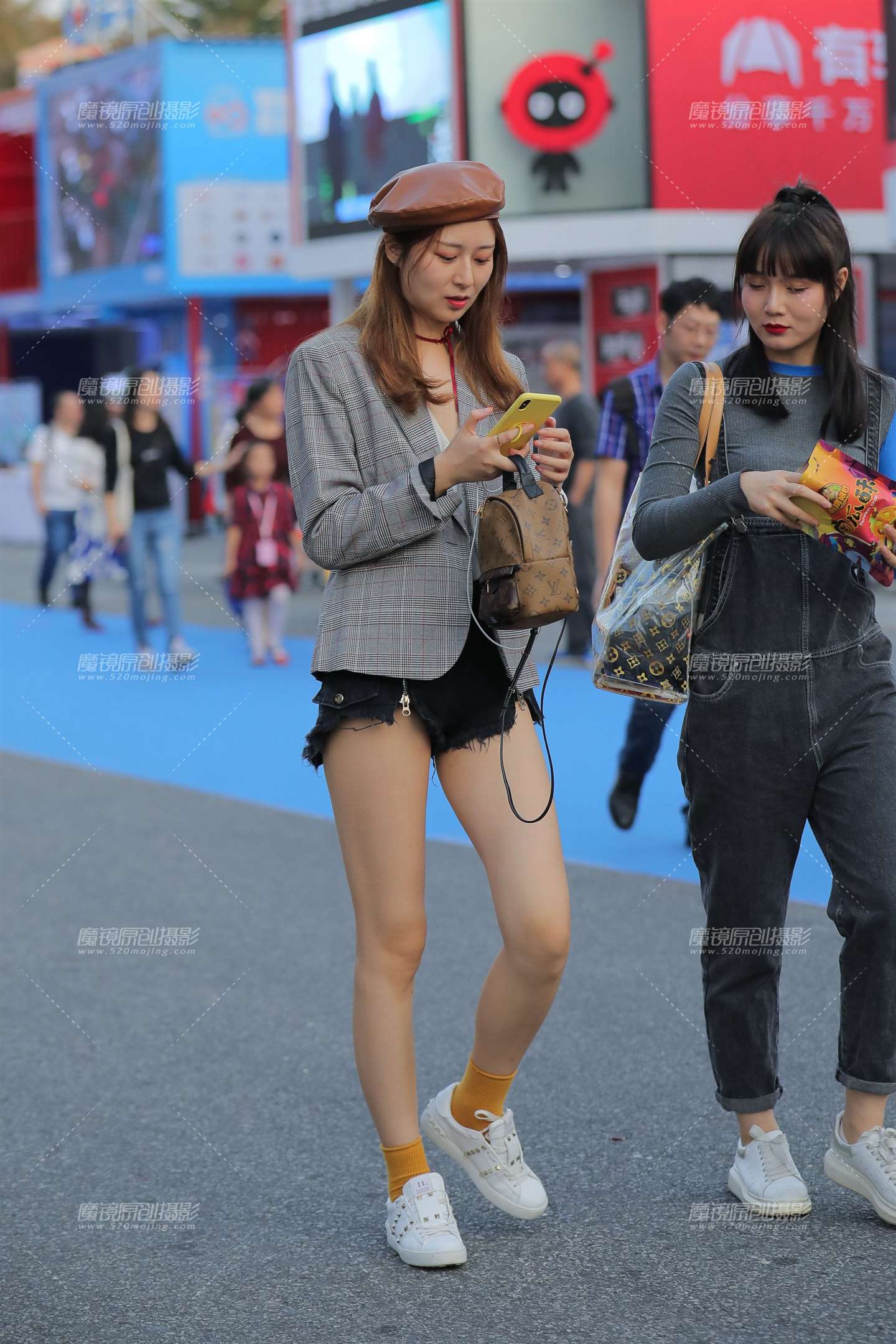 图片[1]-长腿美女-街拍流行馆