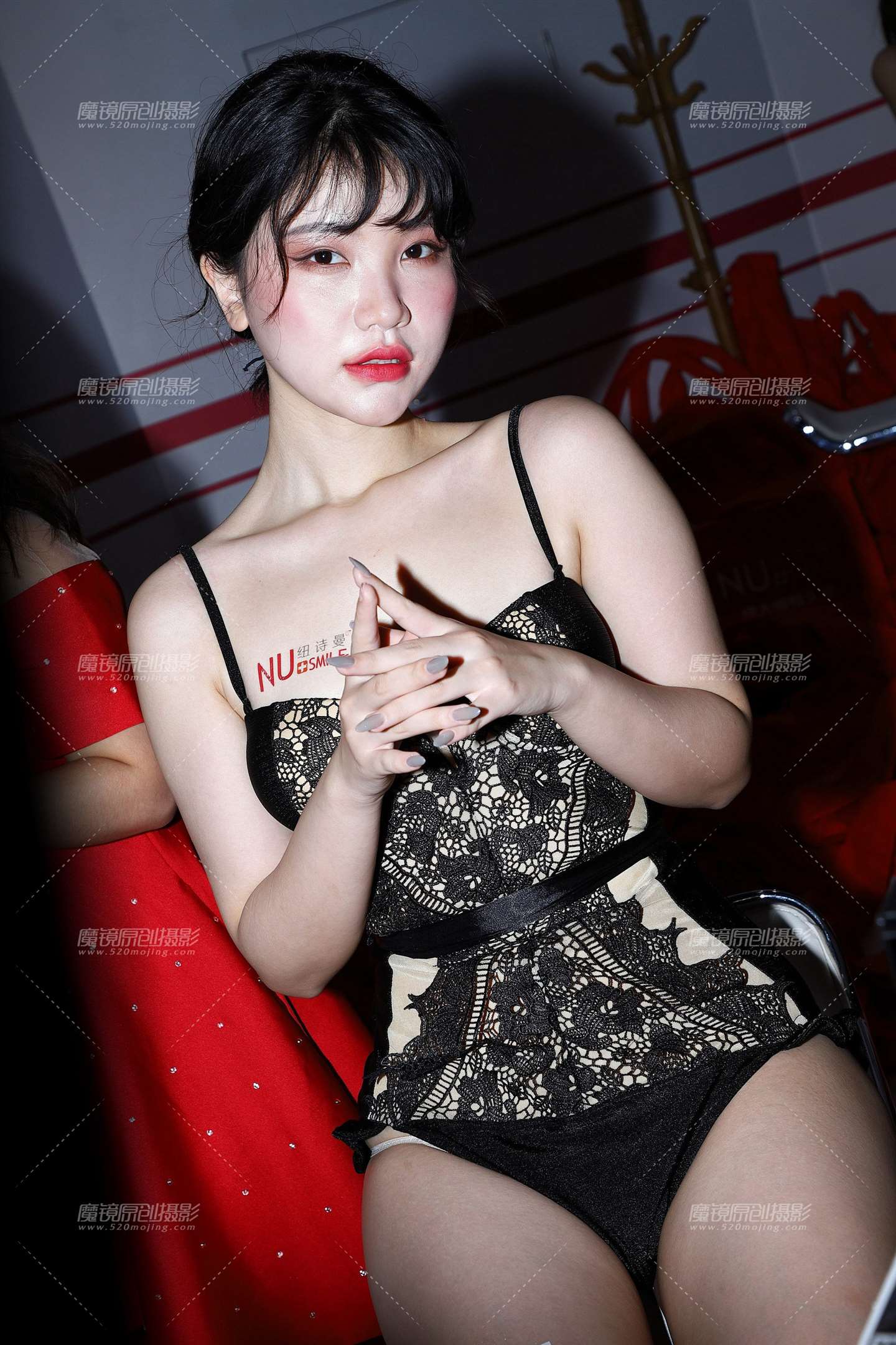 图片[1]-黑色蕾丝泳装-街拍流行馆