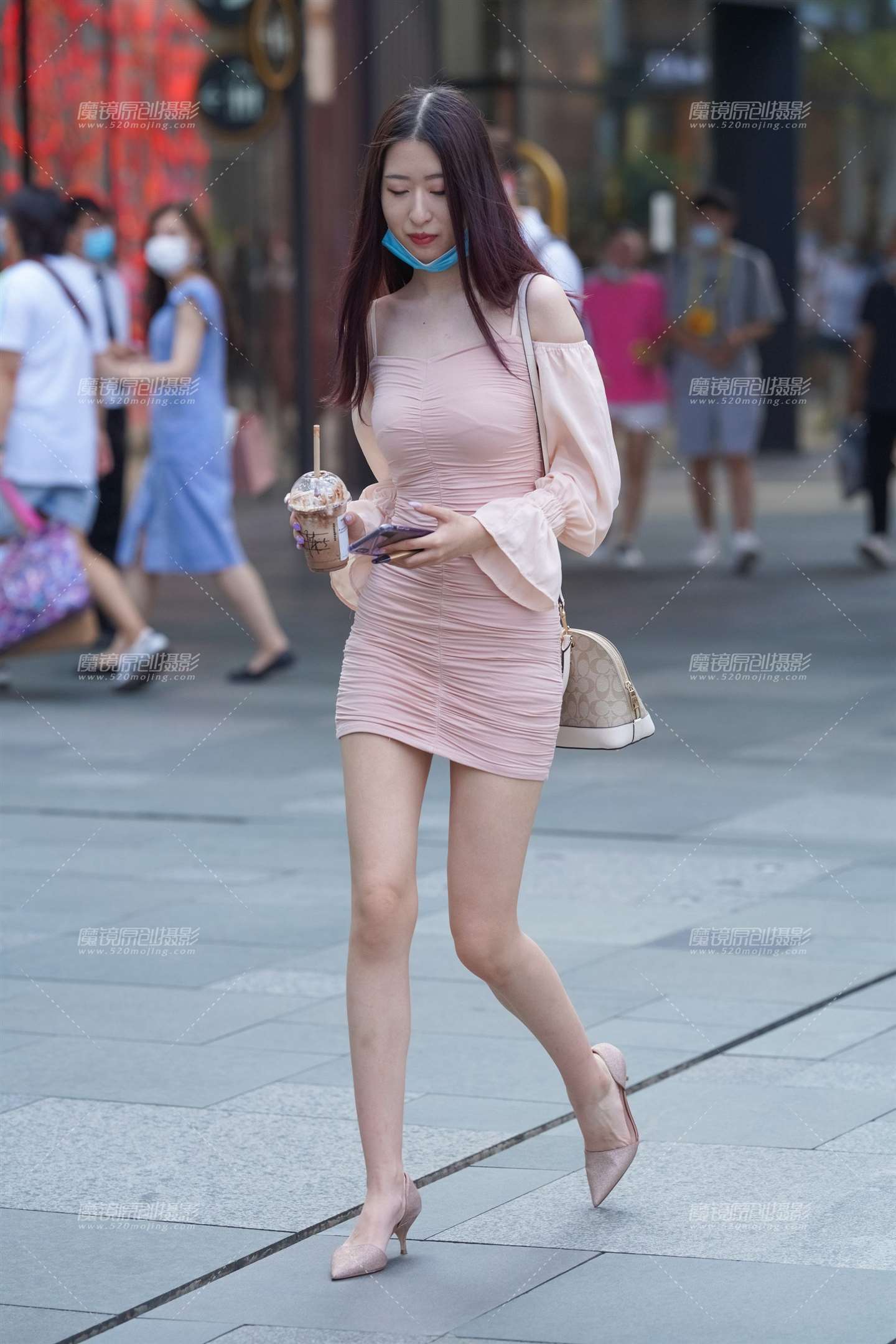 图片[1]-长腿美眉-街拍流行馆